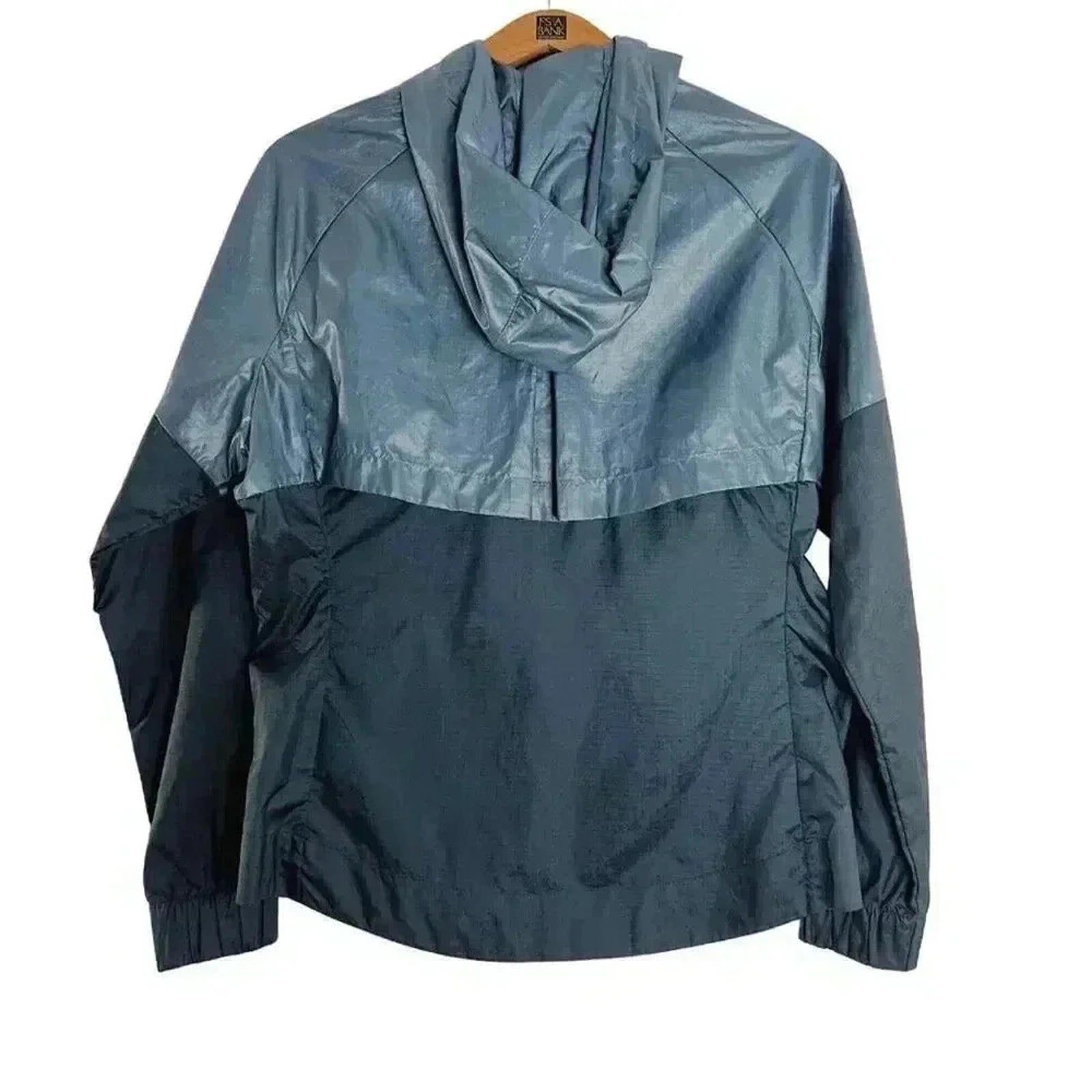 Nike Grey Women's Windbreaker Running Jacket Athletic Athleisure Workout Size M