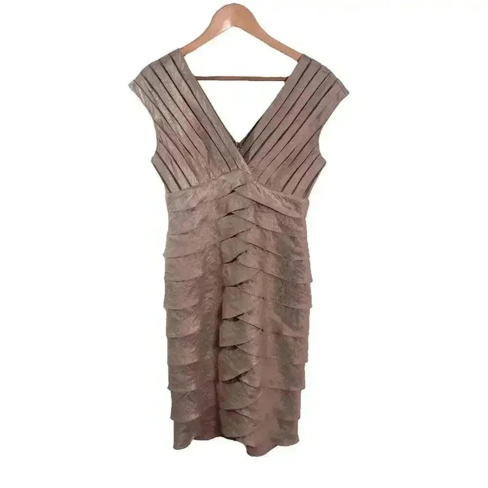 Adrianna Papell Gold Champagne Scalloped Layered Dress Formal Women's Size 6