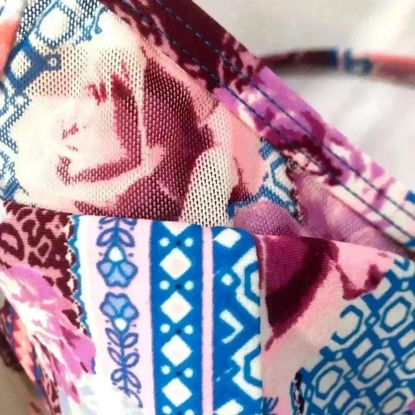 NWOT Giani Bini Floral Bikini Top