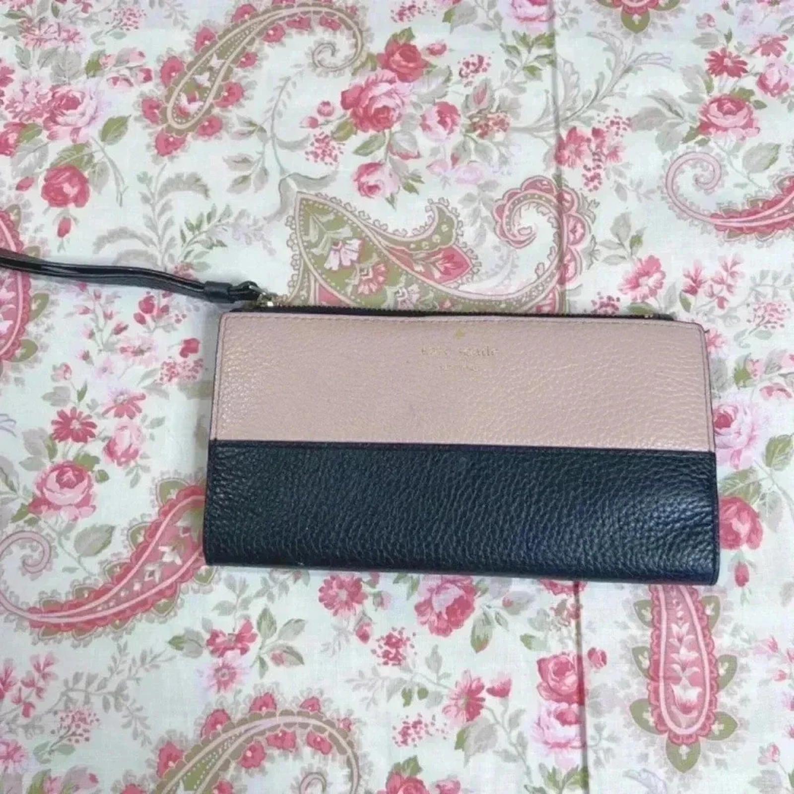 Kate Spade Light Pink and Black Colorblock Wristlet Pebbled Leather Ballerina