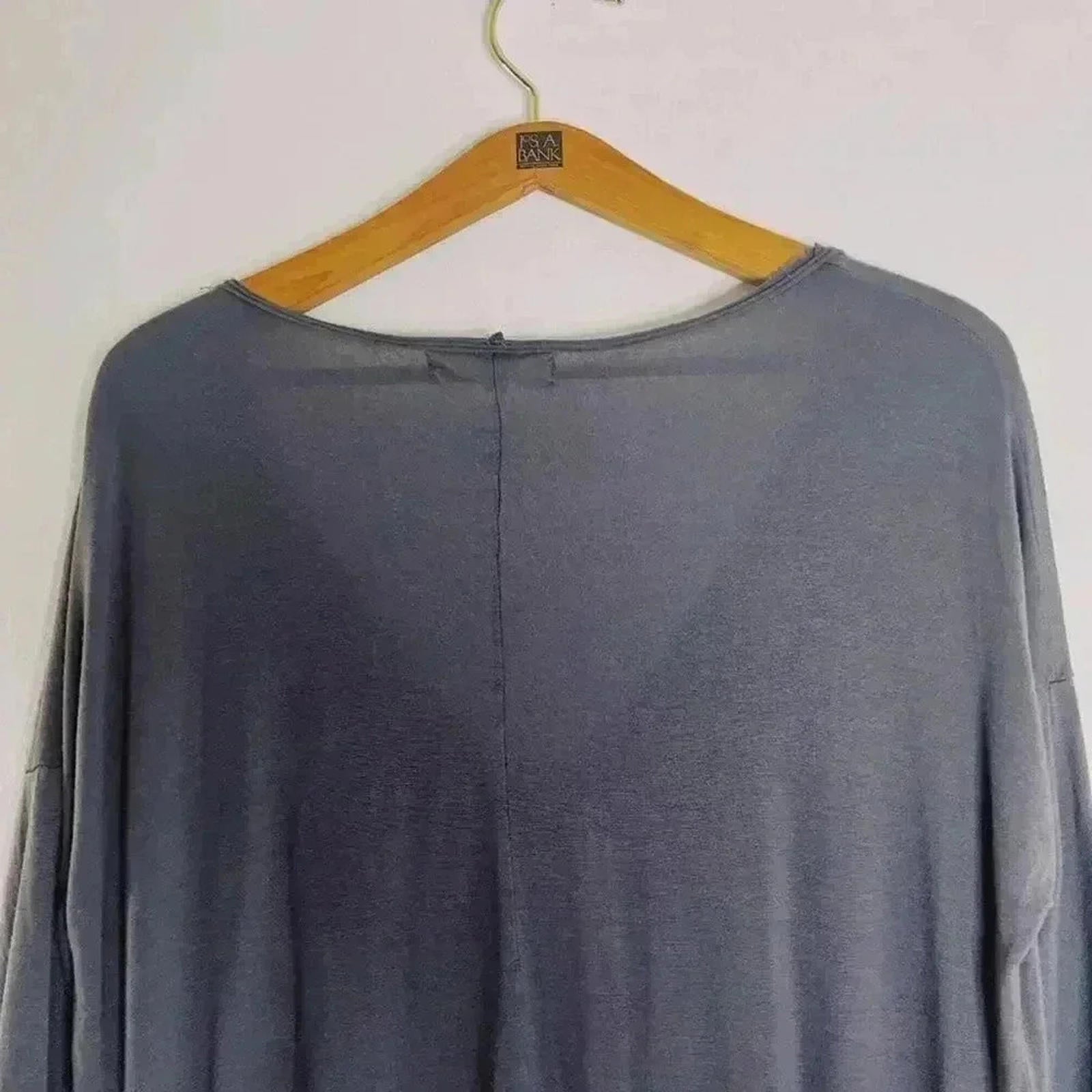 Urban Outfitters UO Project Social Tee Charcoal Grey V Neck Tee Women's Size M