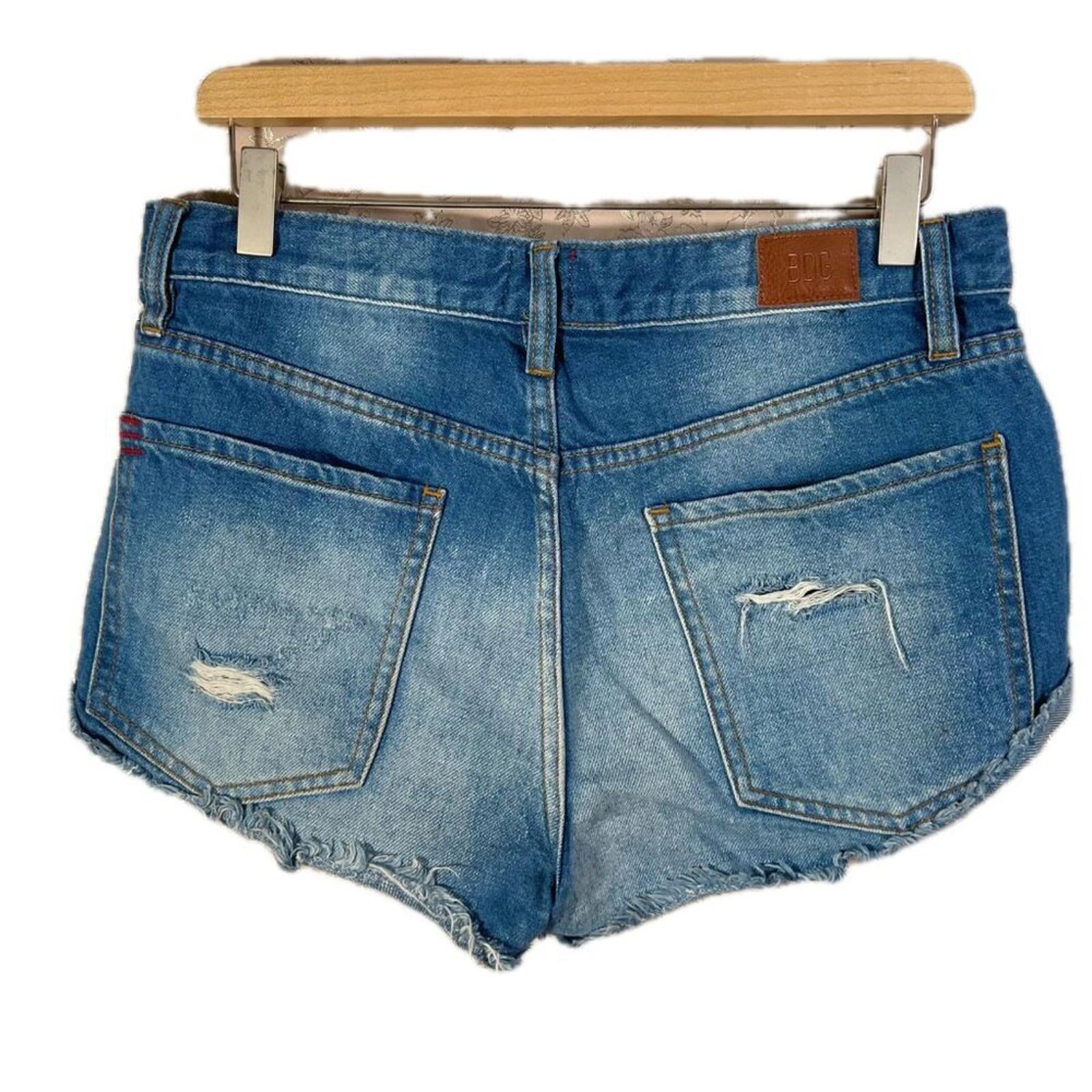 BDG Boyfriend Low-Rise Distressed Medium Wash Denim Shorts Jeans Shorts Size 27