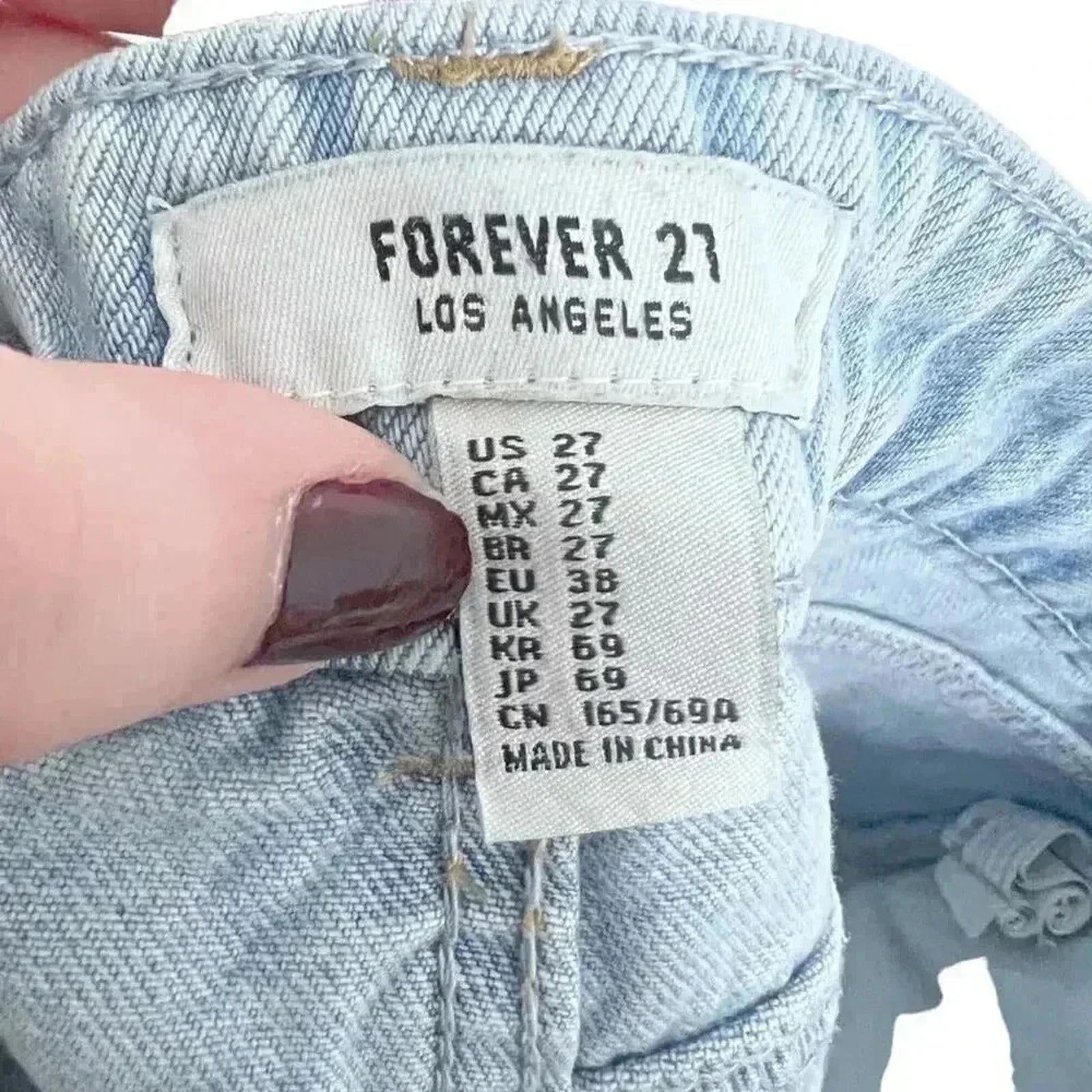 Forever 21 Distressed Light Wash Jean Shorts Rolled Hem Mid Rise Size 27