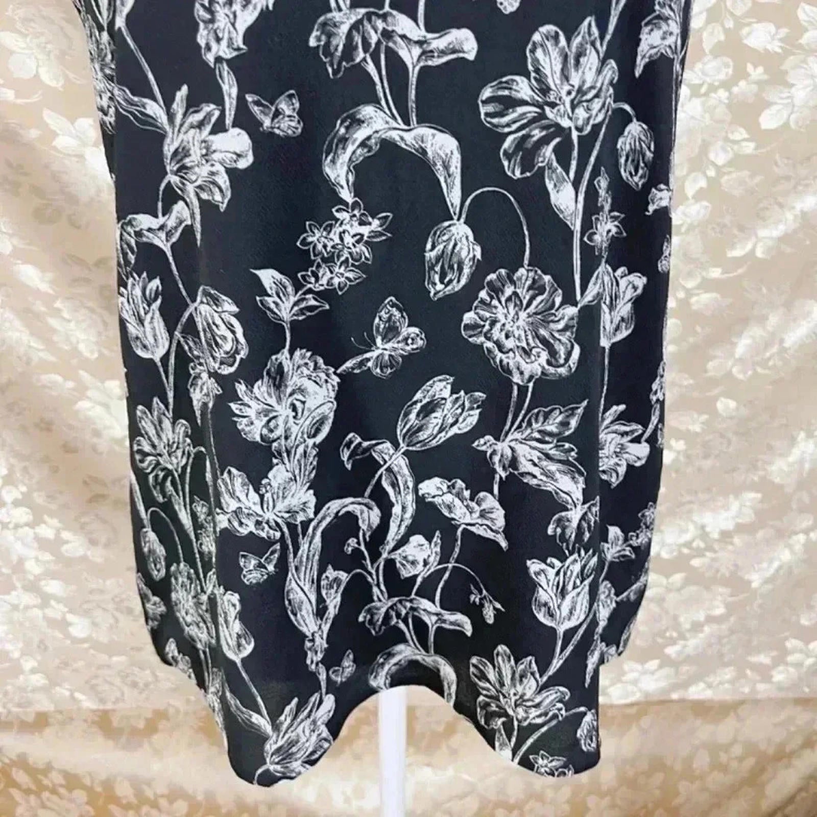 Halogen Black and White Floral Blouse Tank Top Business Casual Office Size S