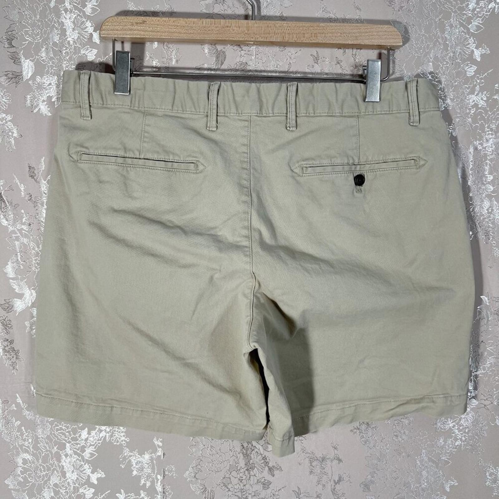 GAP Men's Tan Khaki Shorts Size 34
