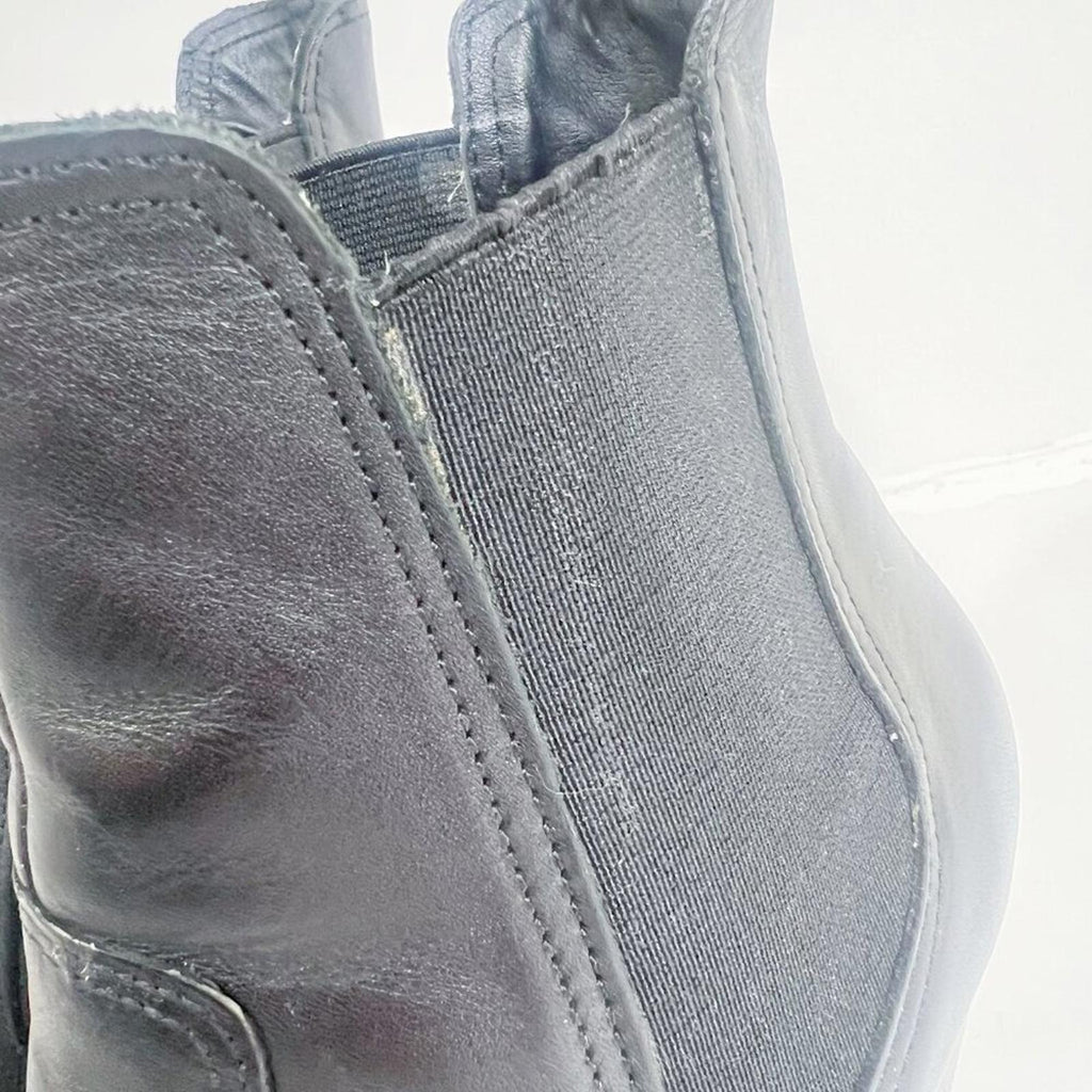 Steve Madden Patricia Black Leather Chelsea Boot Pointed Toe Bootie Size 10