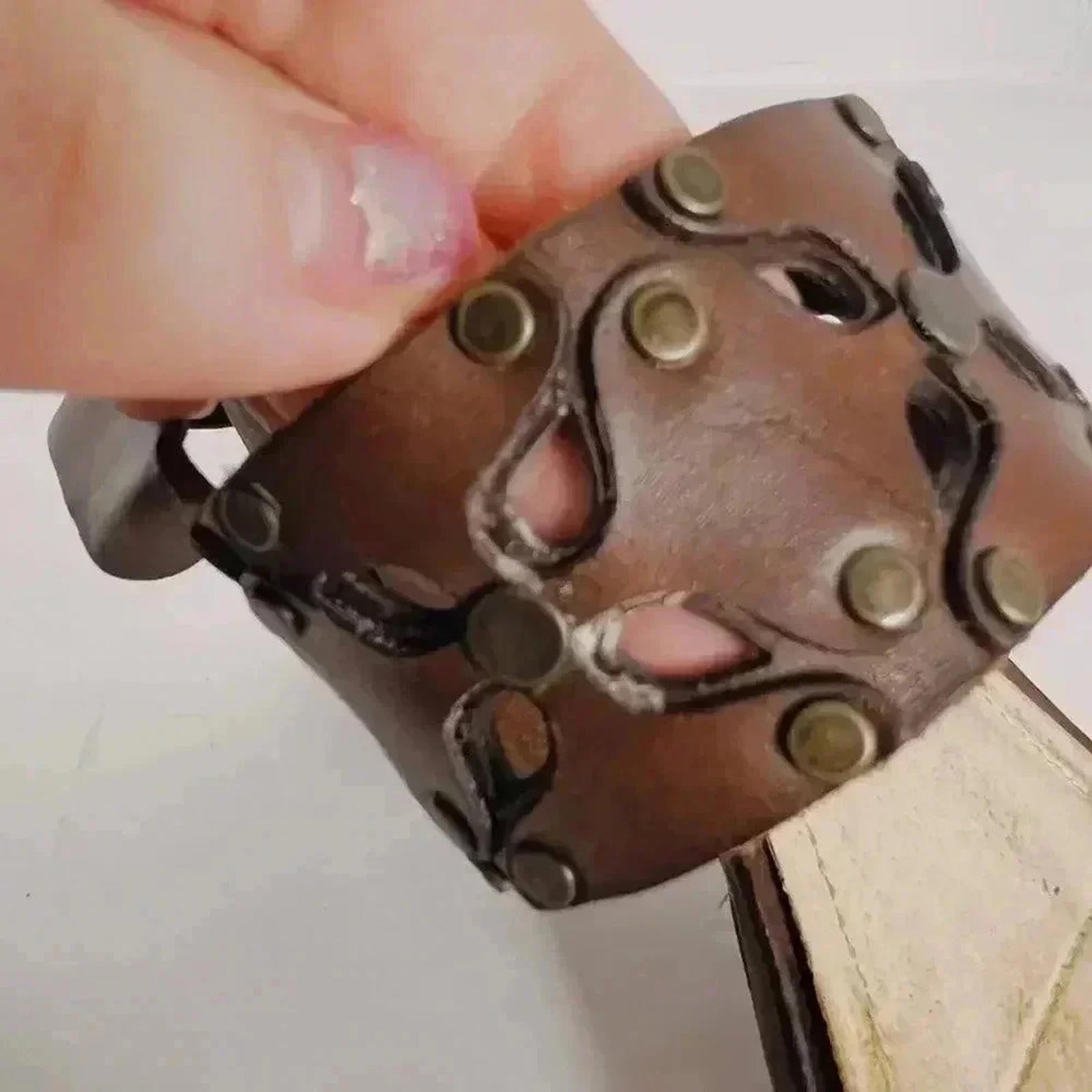 Frye Skye Sandals Brown Leather Chunky Heels Flower Cutouts Rivets Size 9