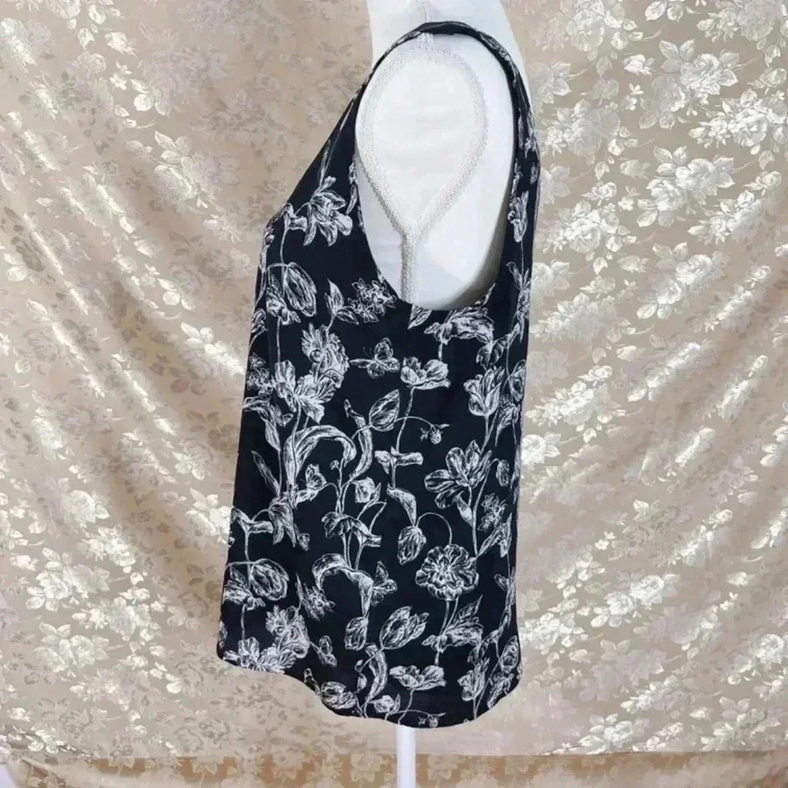 Halogen Black and White Floral Blouse Tank Top Business Casual Office Size S