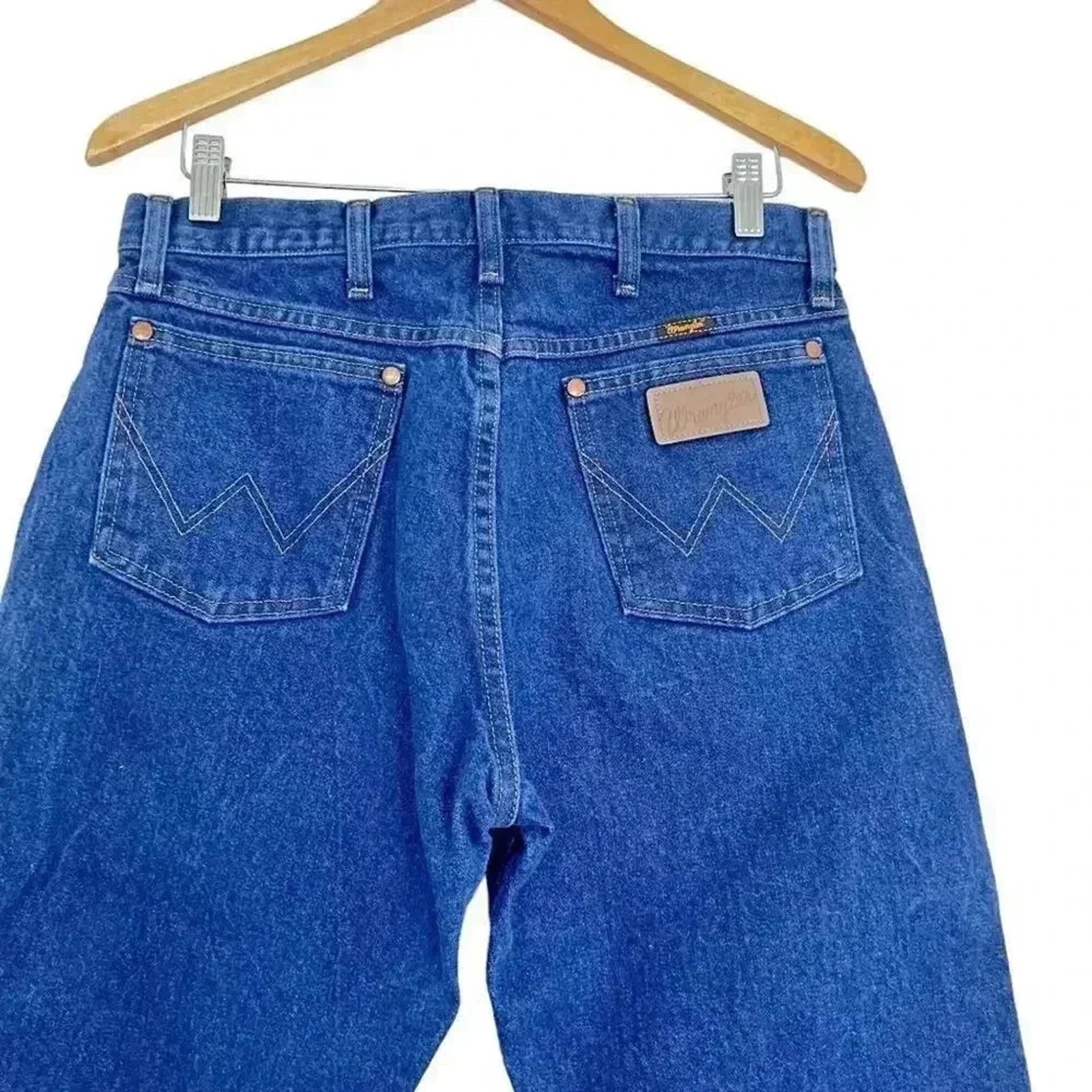 Wrangler Medium Wash Straight Leg Mom Jeans High Rise Women's Size 32 x 32