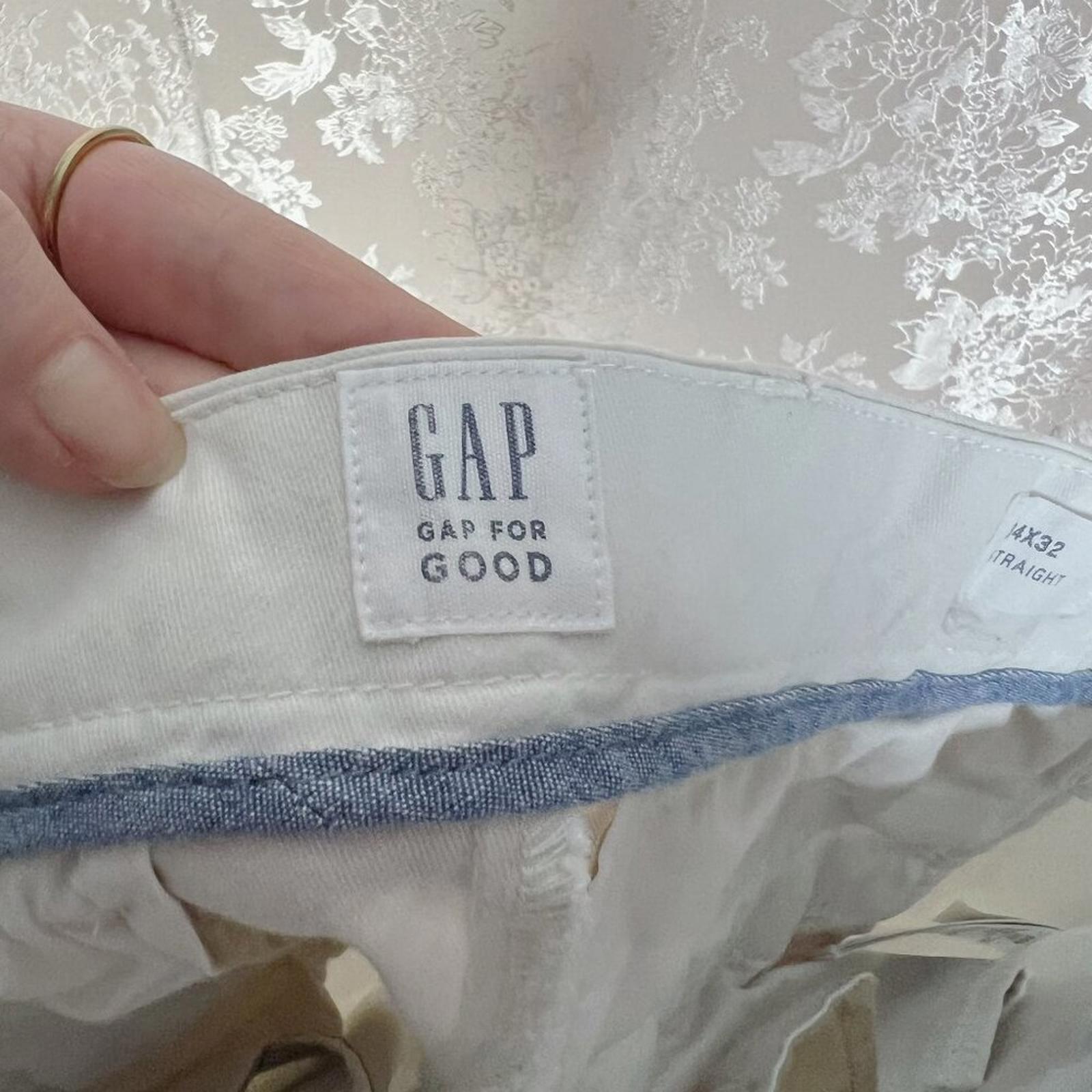 GAP Men's Straight Leg Cream Colored Khaki Pants Slacks Size 34 x 32
