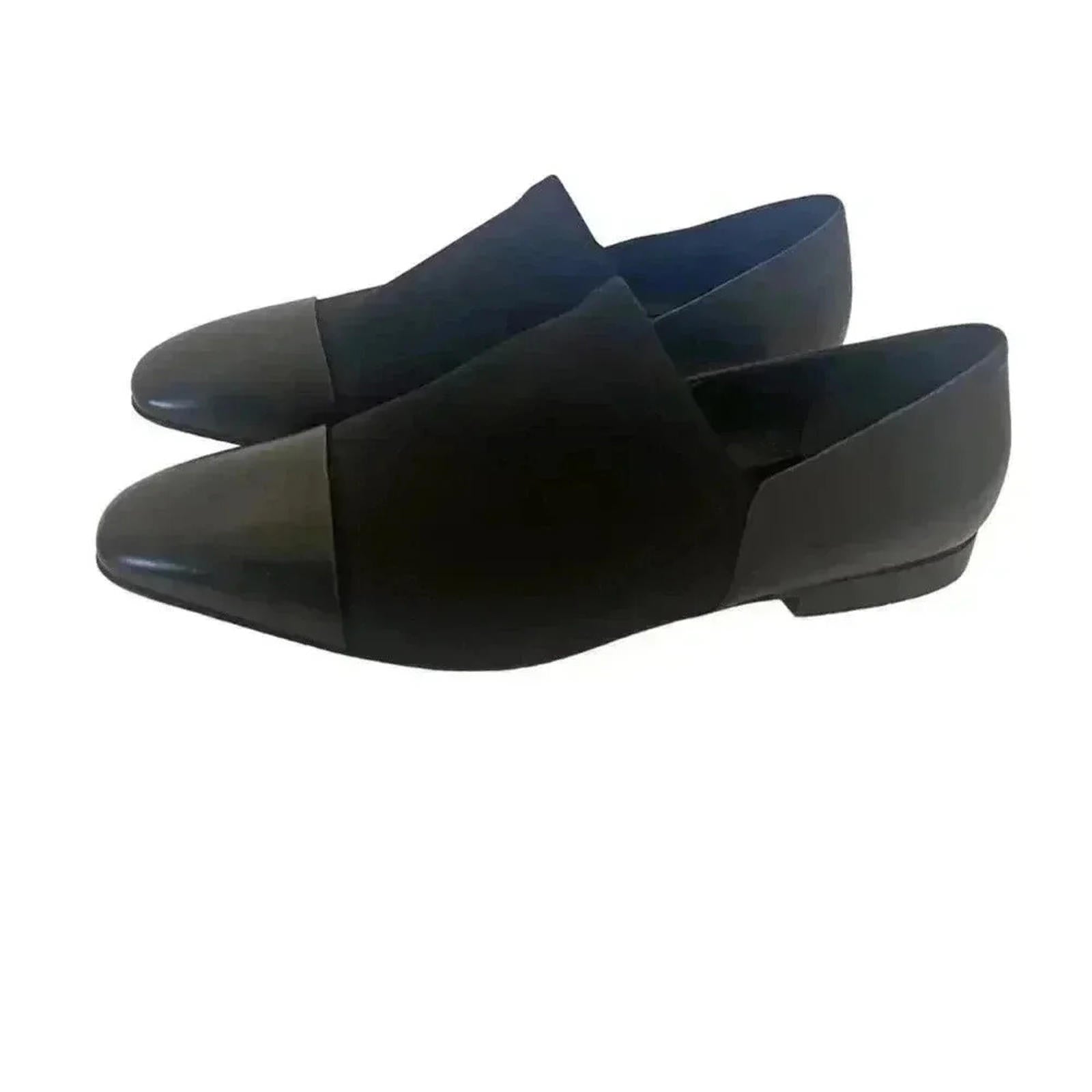 Via. Spiga Tate Black Leather and Neoprene Slip Ons Women's Size 9.5