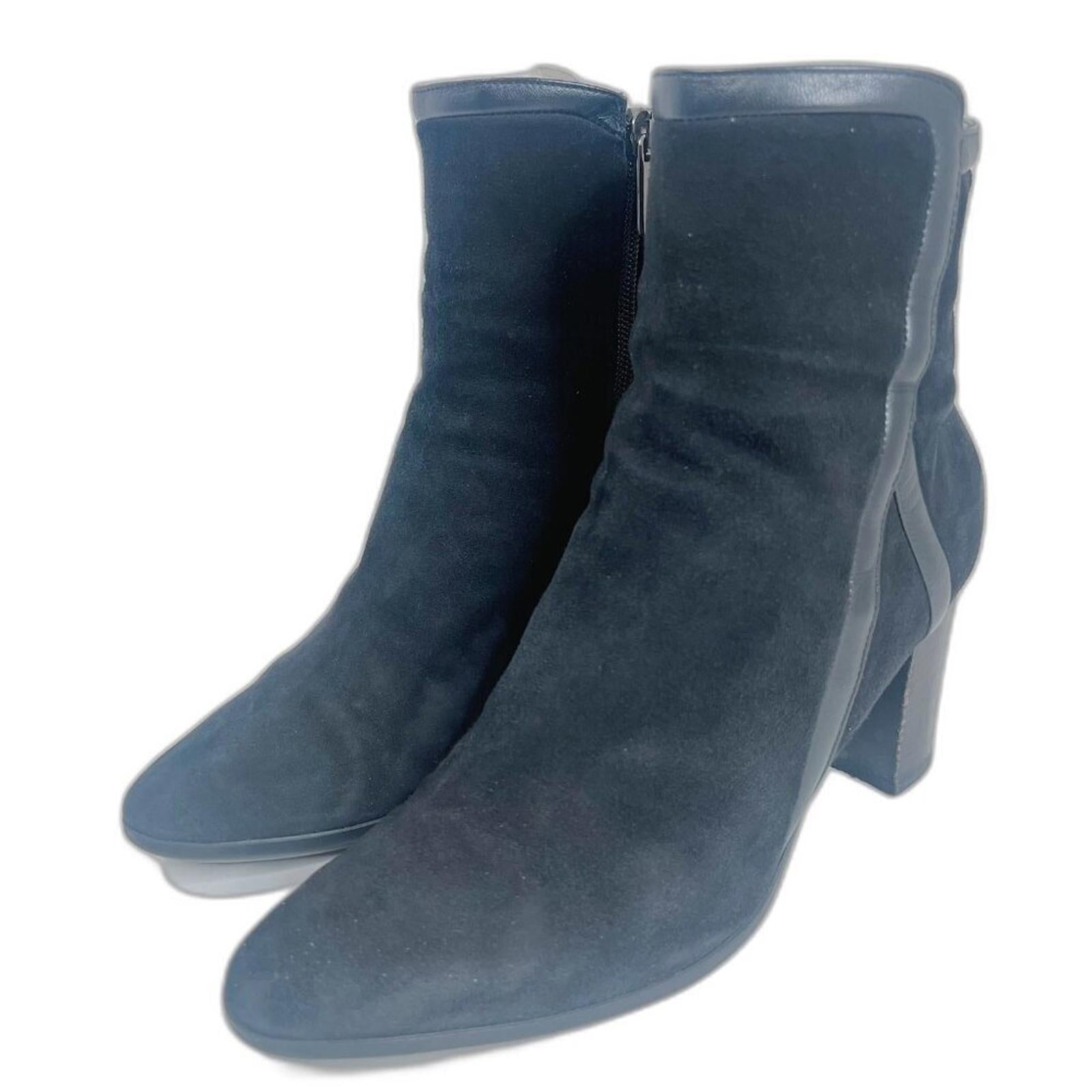 Aquatalia Italian Black Suede Heeled Booties Leather Piping Ankle Boots Size 9