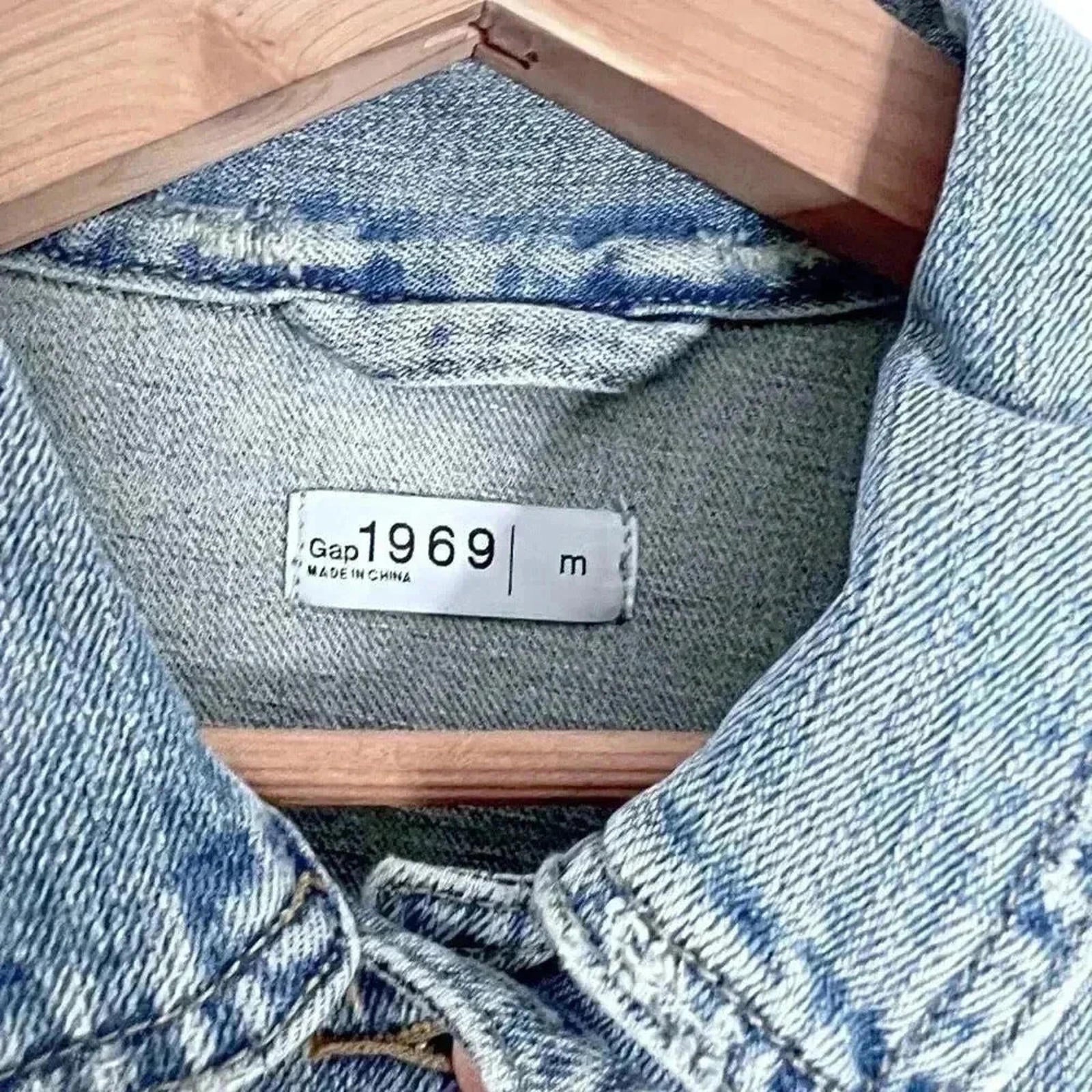 GAP Distressed Medium Wash Denim Jacket Women's Size M