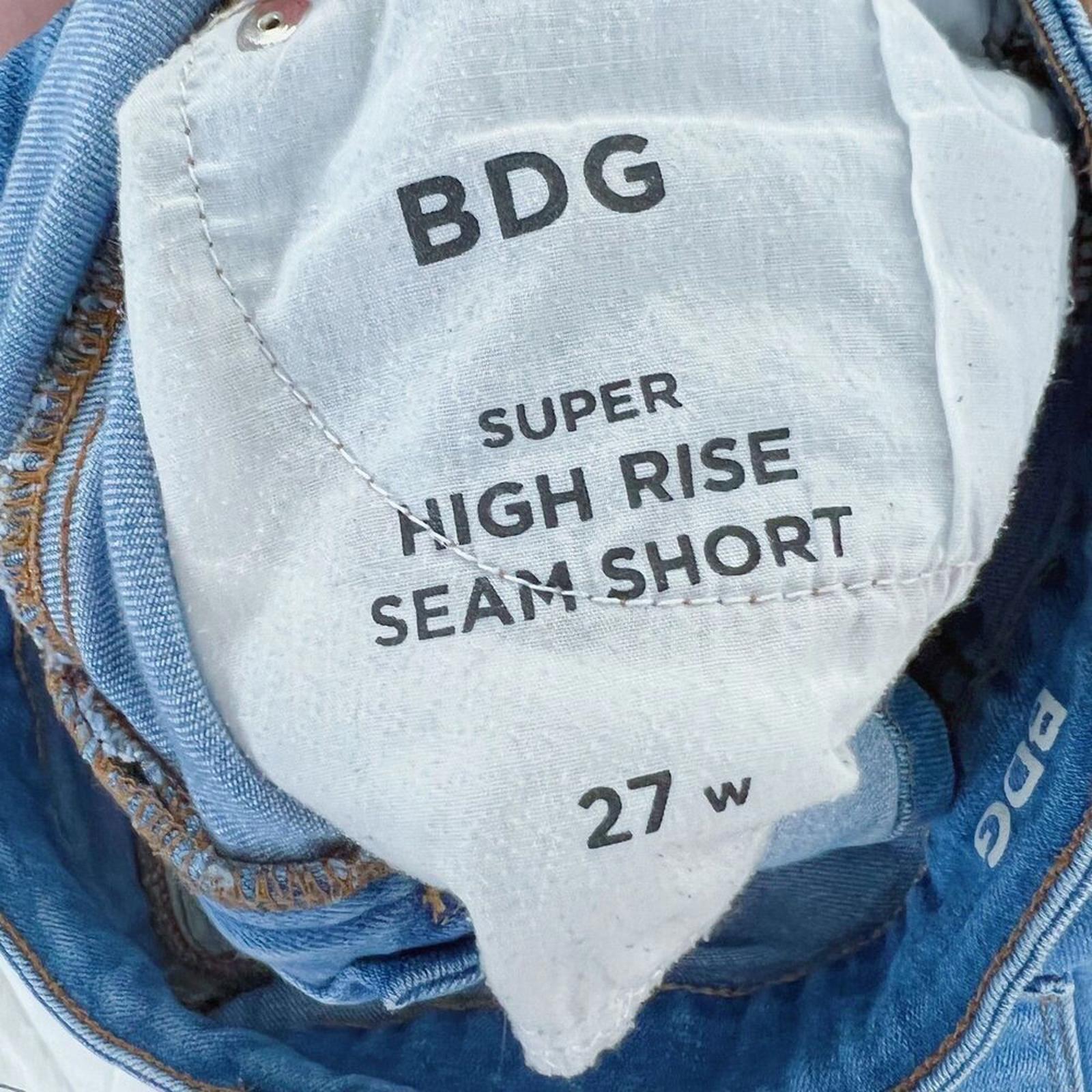 Urban Outfitters BDG Super High Rise Seam Short Medium Wash Denim Shorts Size 27