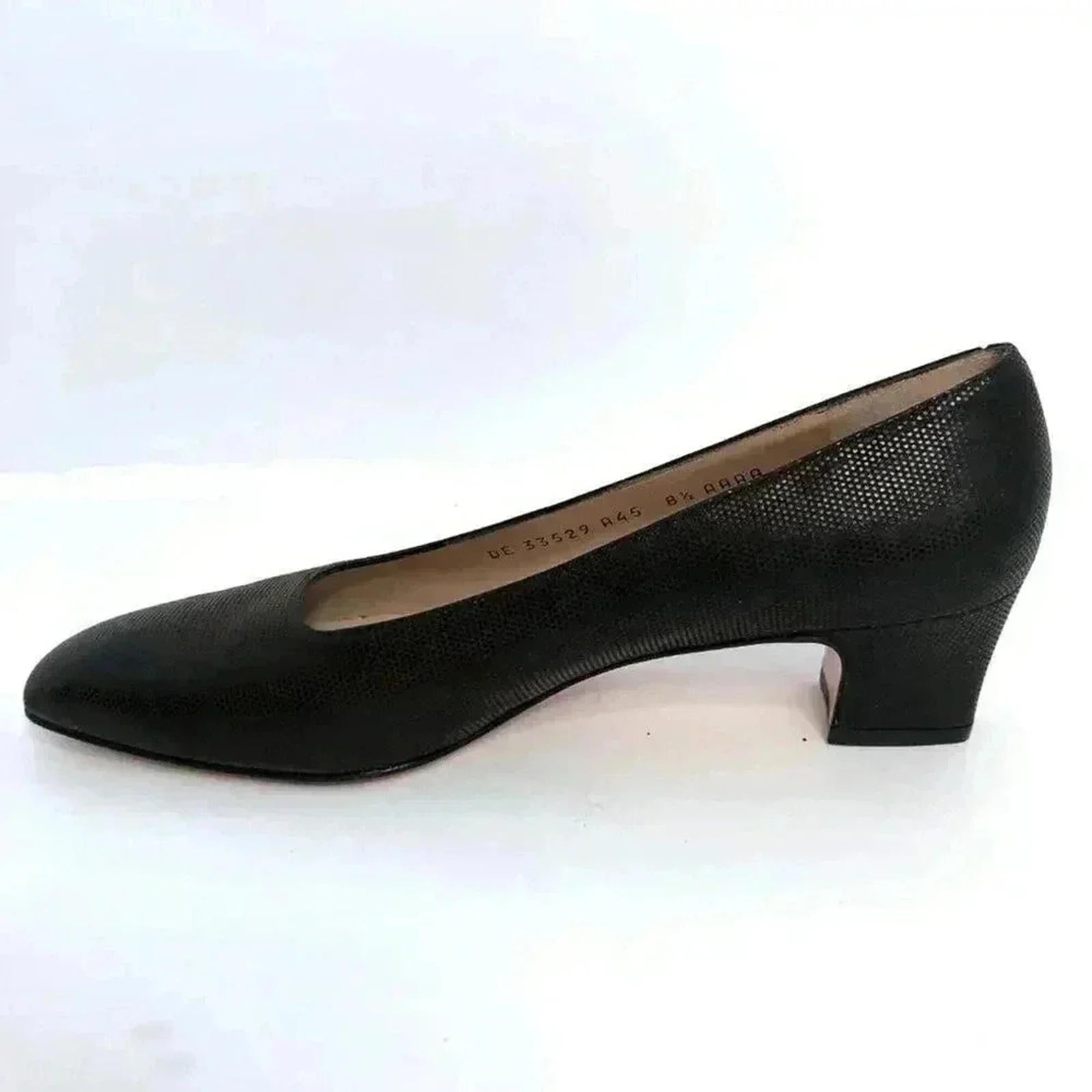 Salvatore Ferragamo Vintage Green Suede Dotted Heels Leather Pumps Size 8.5 AAAA