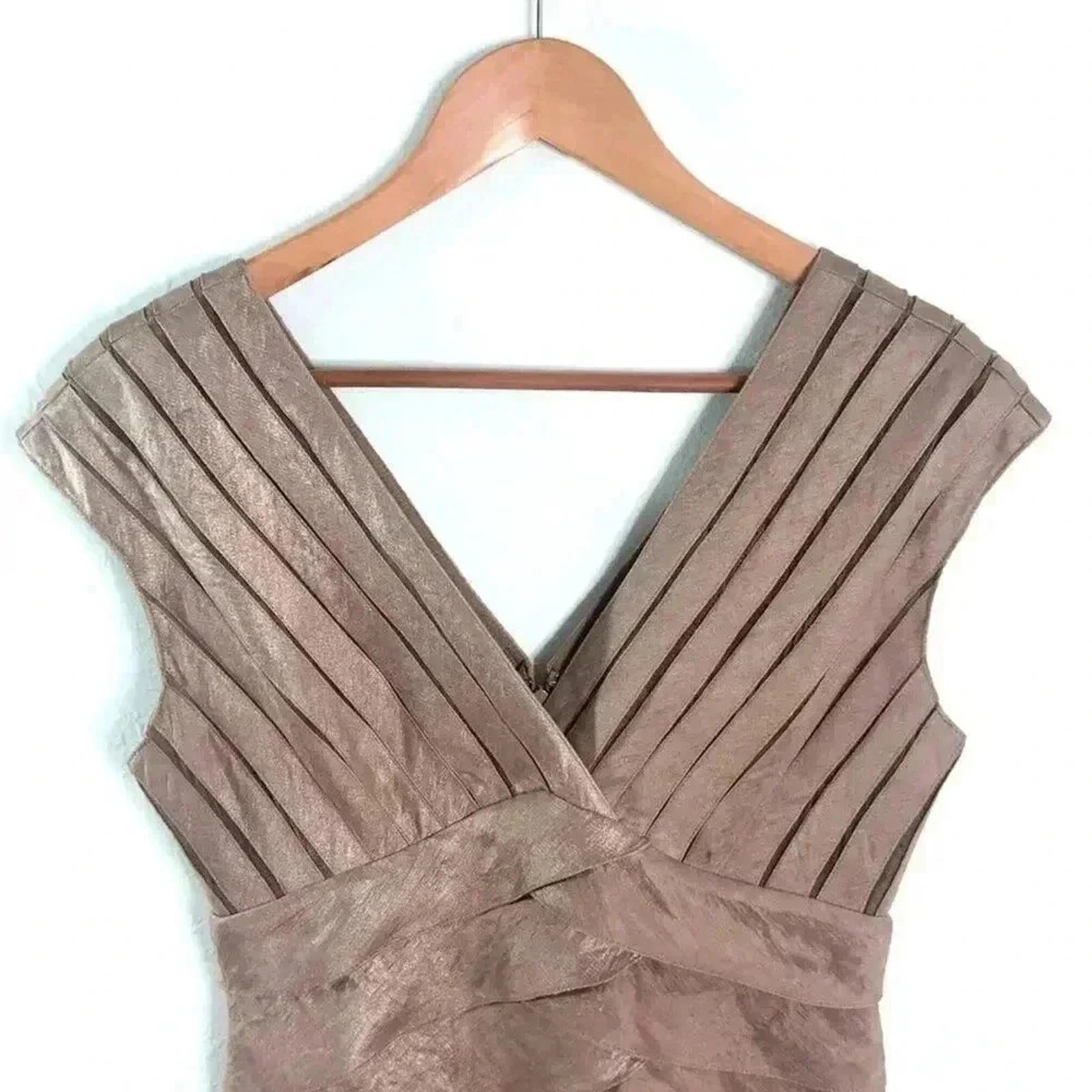 Adrianna Papell Gold Champagne Scalloped Layered Dress Formal Women's Size 6