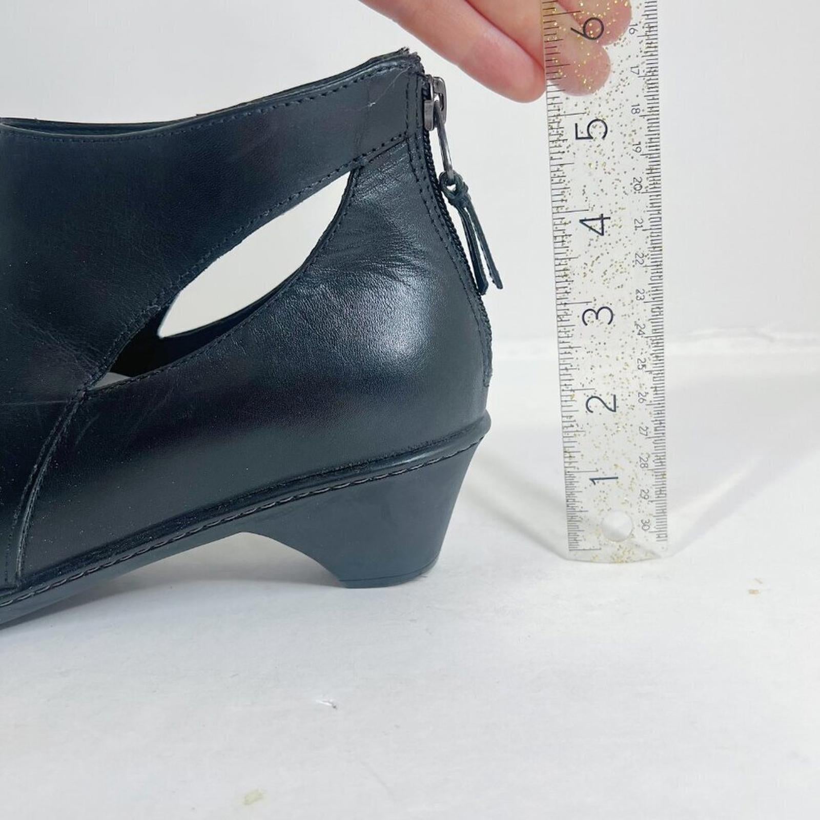 Dansko Bonita Black Leather Booties Ankle Boots Cutout Women's Size 7.5 US