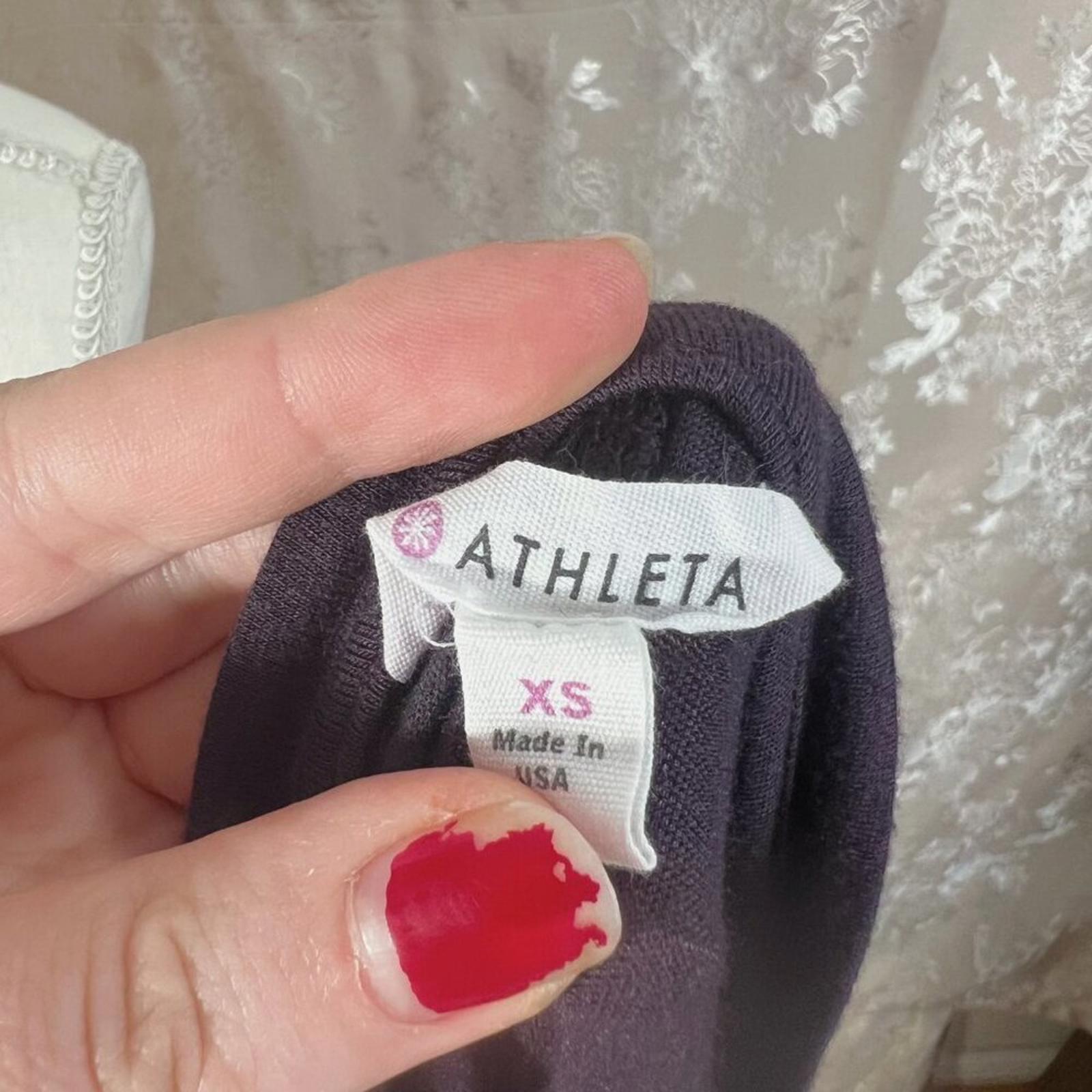 Athleta Long Sleeved Lightweight Plum Purple Workout Shirt Women's Size XS