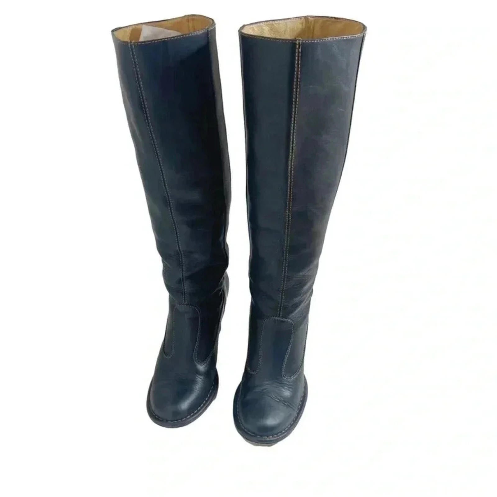 Frye Villager Pull On Boot Black Leather Boot Exposed Stitching Heeled Size 8.5