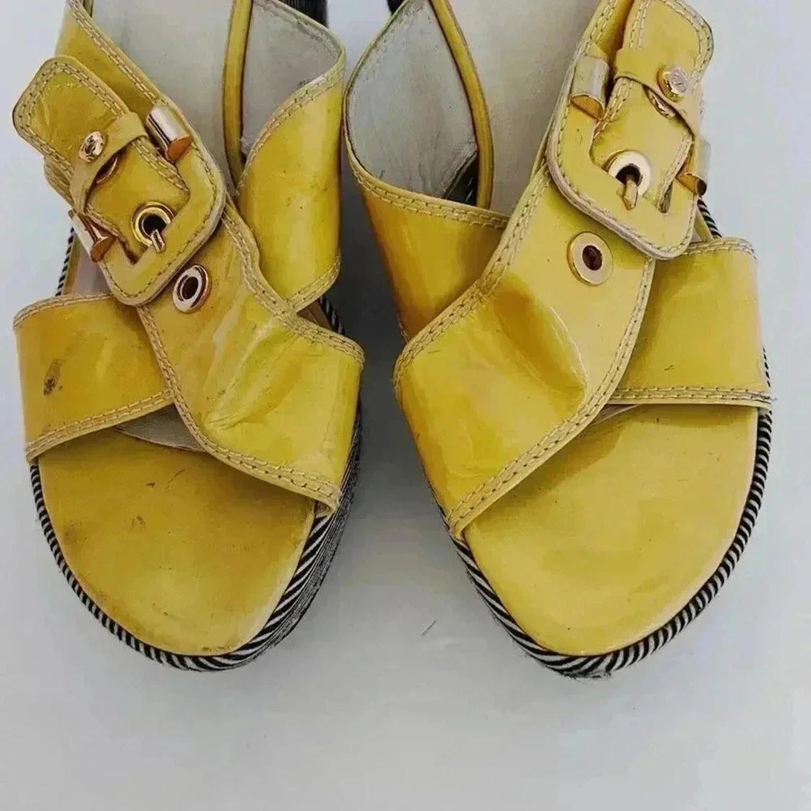 Stuart Weitzman Vintage Yellow Patent Leather Platform Wedges Stripes