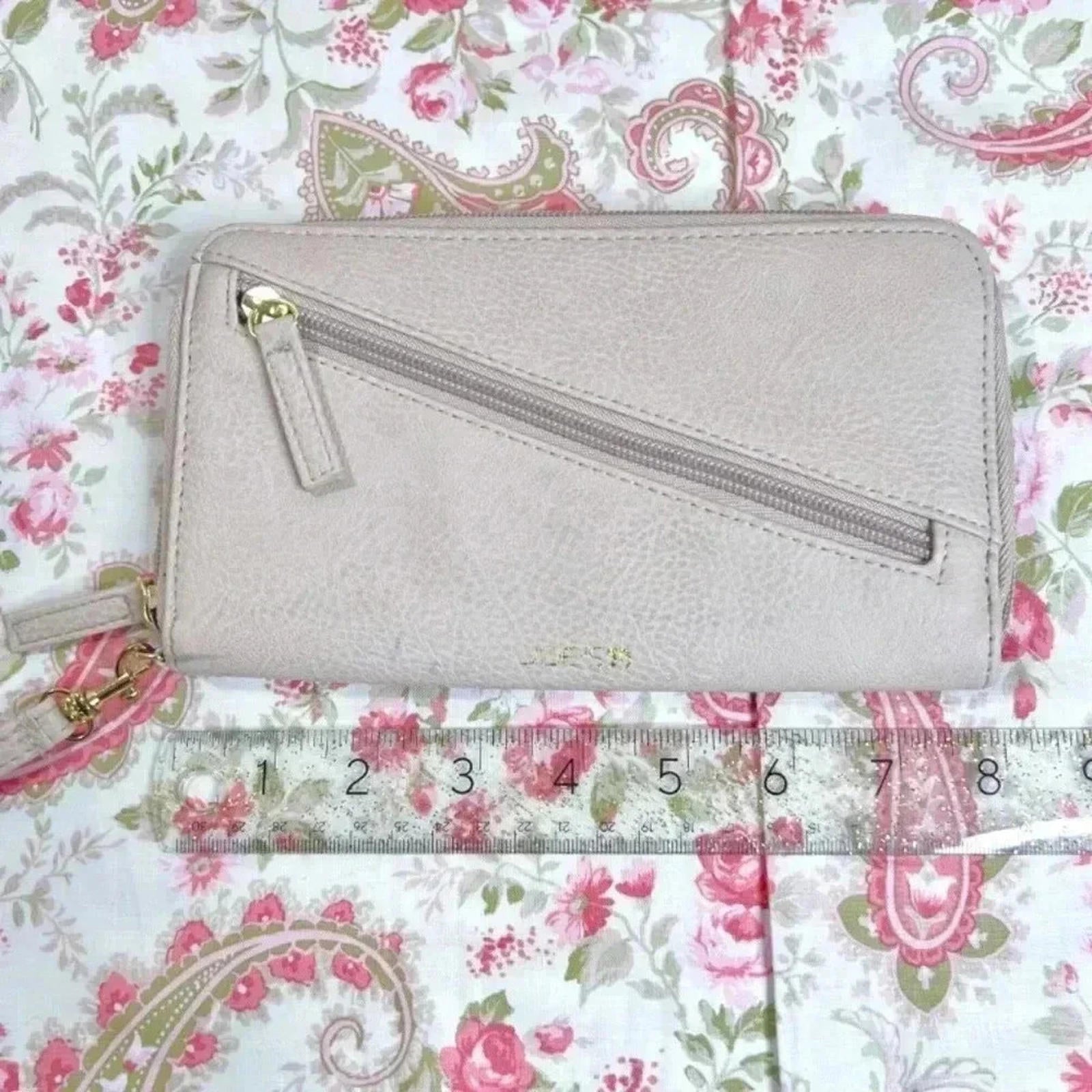 Joe's Jeans Cream Leather Wristlet Diagonal Zipper Zip Up Wallet