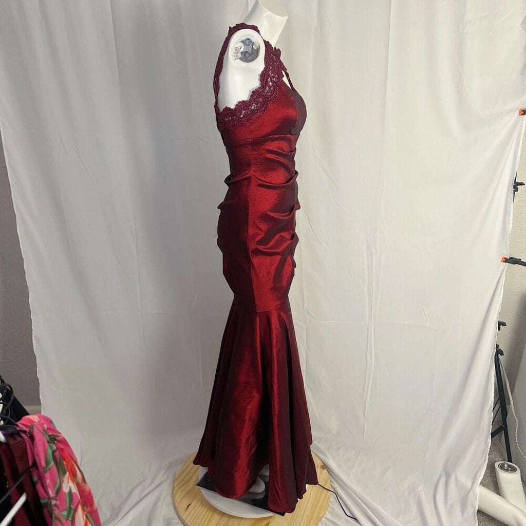 Xscape Sleeveless Stretch Truffeta Dress Lace Red Mermaid Gown Goth Alt Size 8