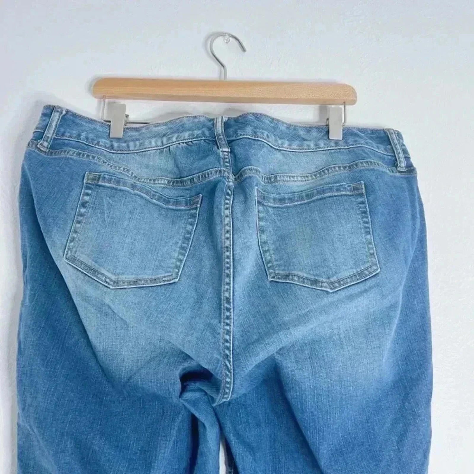 Torrid Distressed Medium Wash Skinny Jeans Distressed Denim Mid Rise Size 16