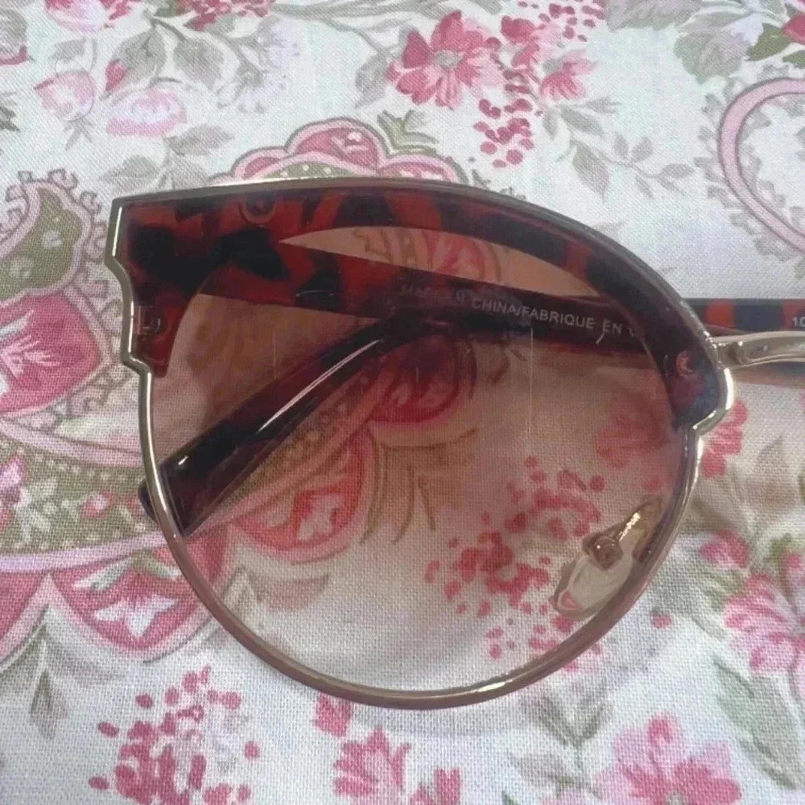 Urban Outfitters Brown Tortoiseshell Cateye Sunglasses Gold Rims