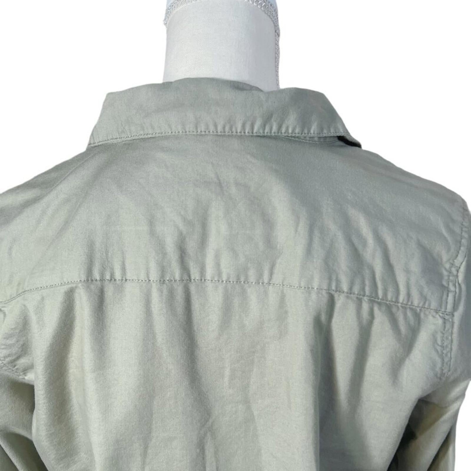 Young Hearts Run Free Light Olive Green Tied Button Up Shirt Women's Size L
