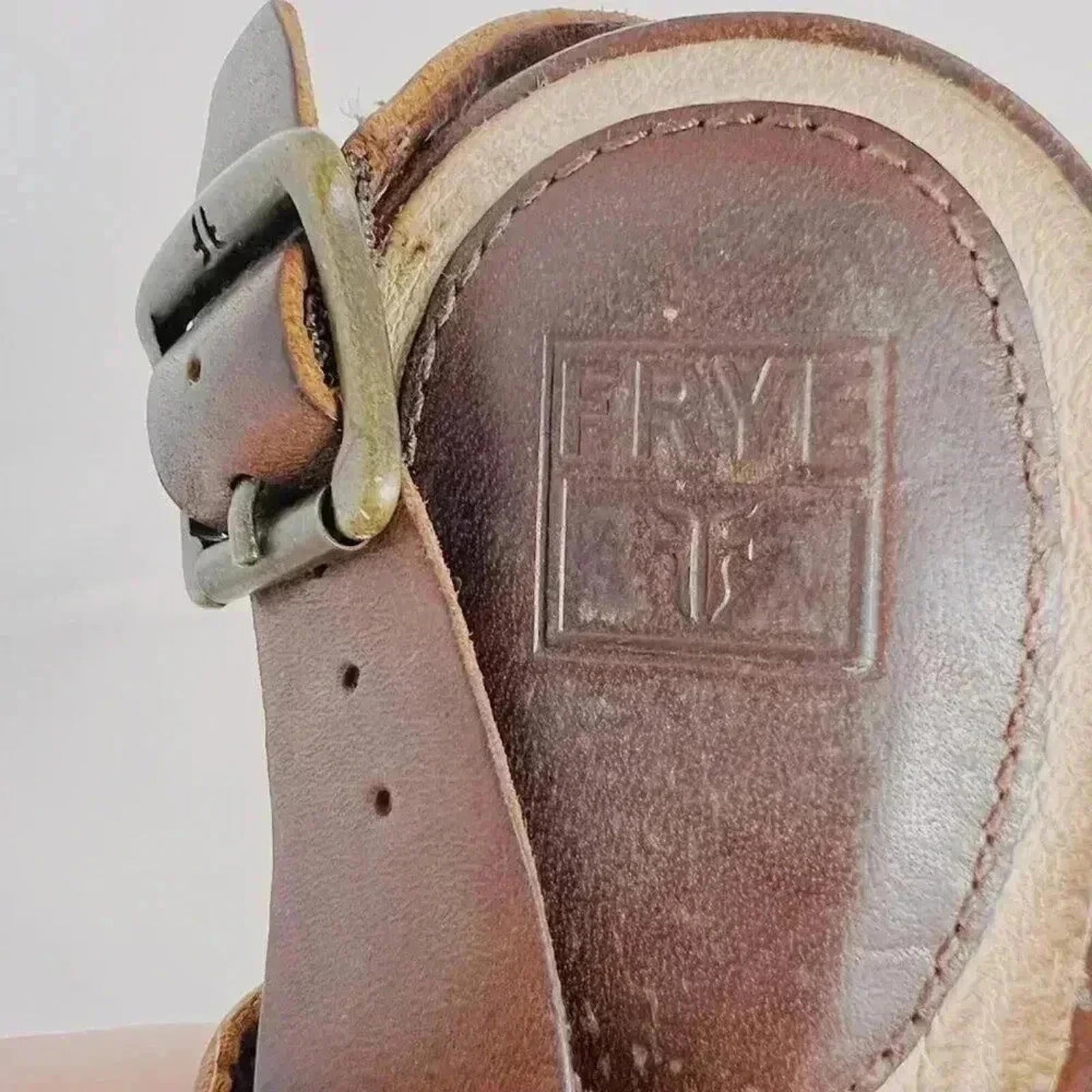 Frye Skye Sandals Brown Leather Chunky Heels Flower Cutouts Rivets Size 9