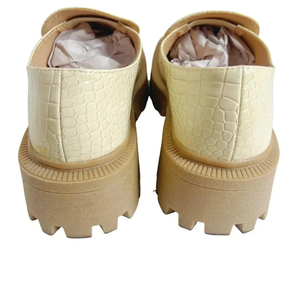 UO Faux Crocodile Leather Cream Loafers Women's Size 10