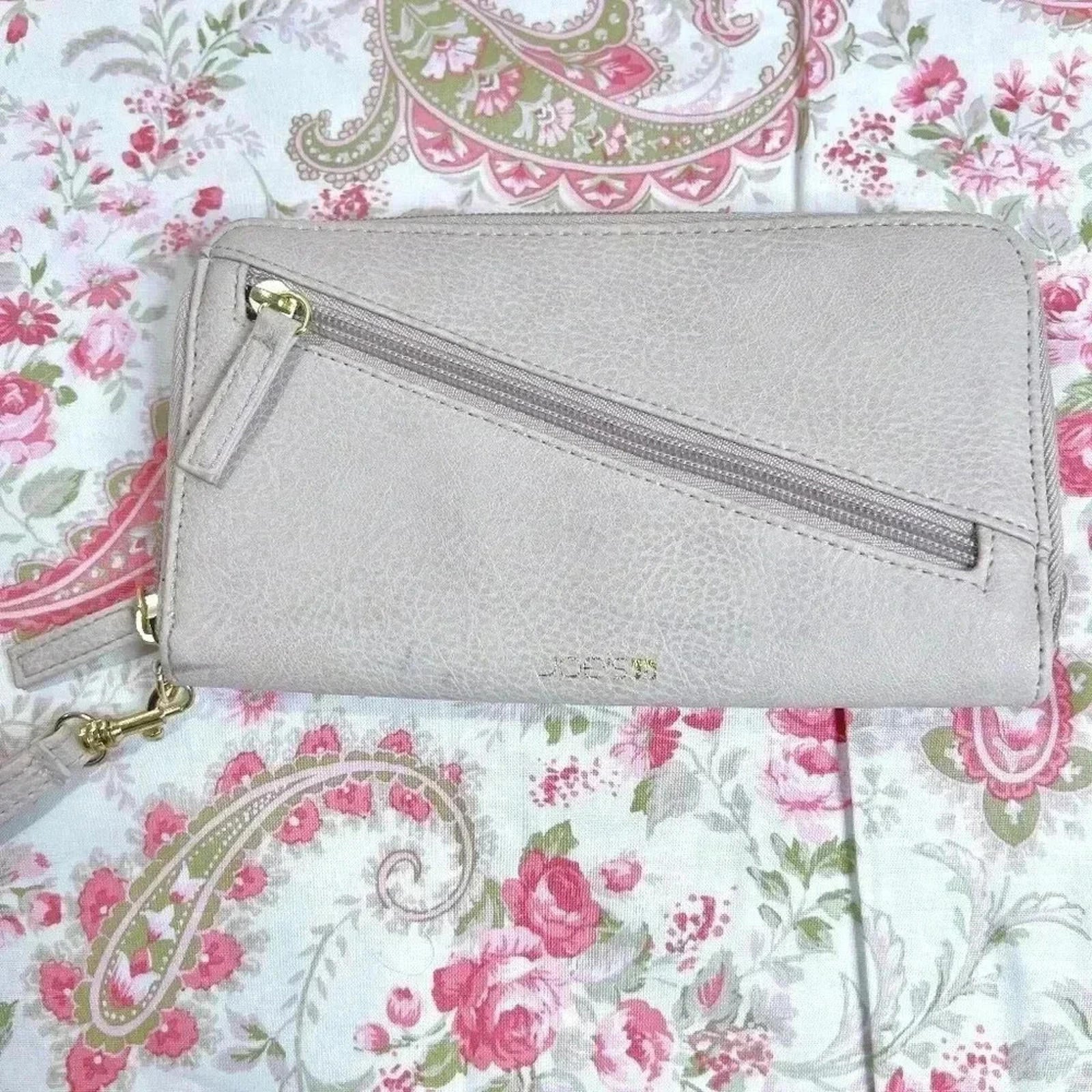 Joe's Jeans Cream Leather Wristlet Diagonal Zipper Zip Up Wallet