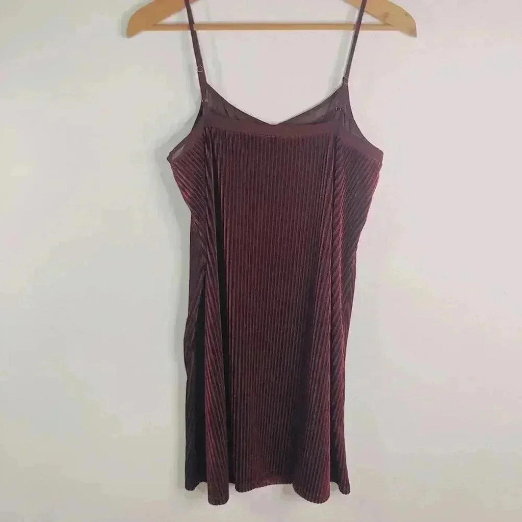 Mudd Burgundy Red Velvet Ribbed Shift Dress Women's Size M