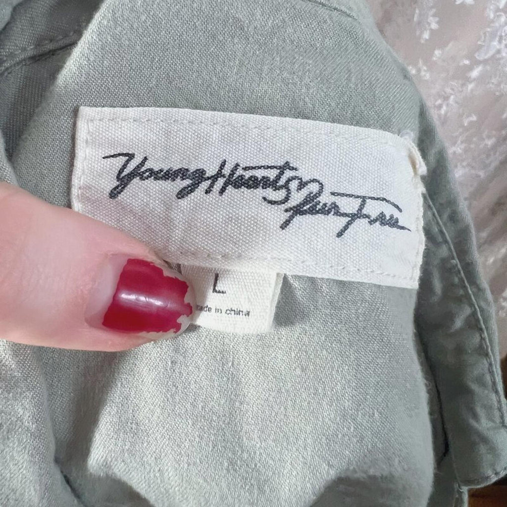 Young Hearts Run Free Light Olive Green Tied Button Up Shirt Women's Size L