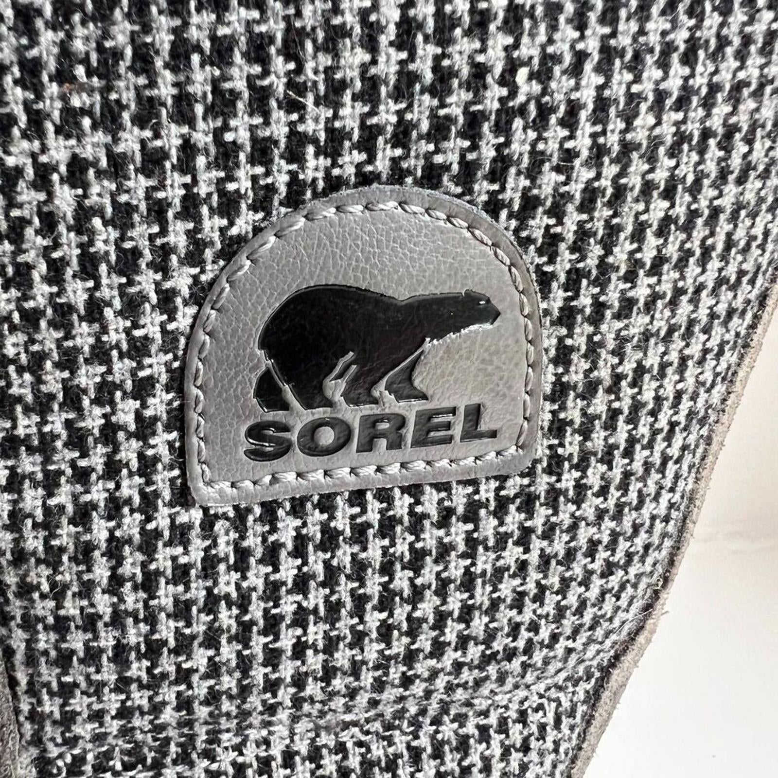 Sorel Joan of Arctic Winter Boots Grey and Black Houndstooth Fur Lined Size 7.5