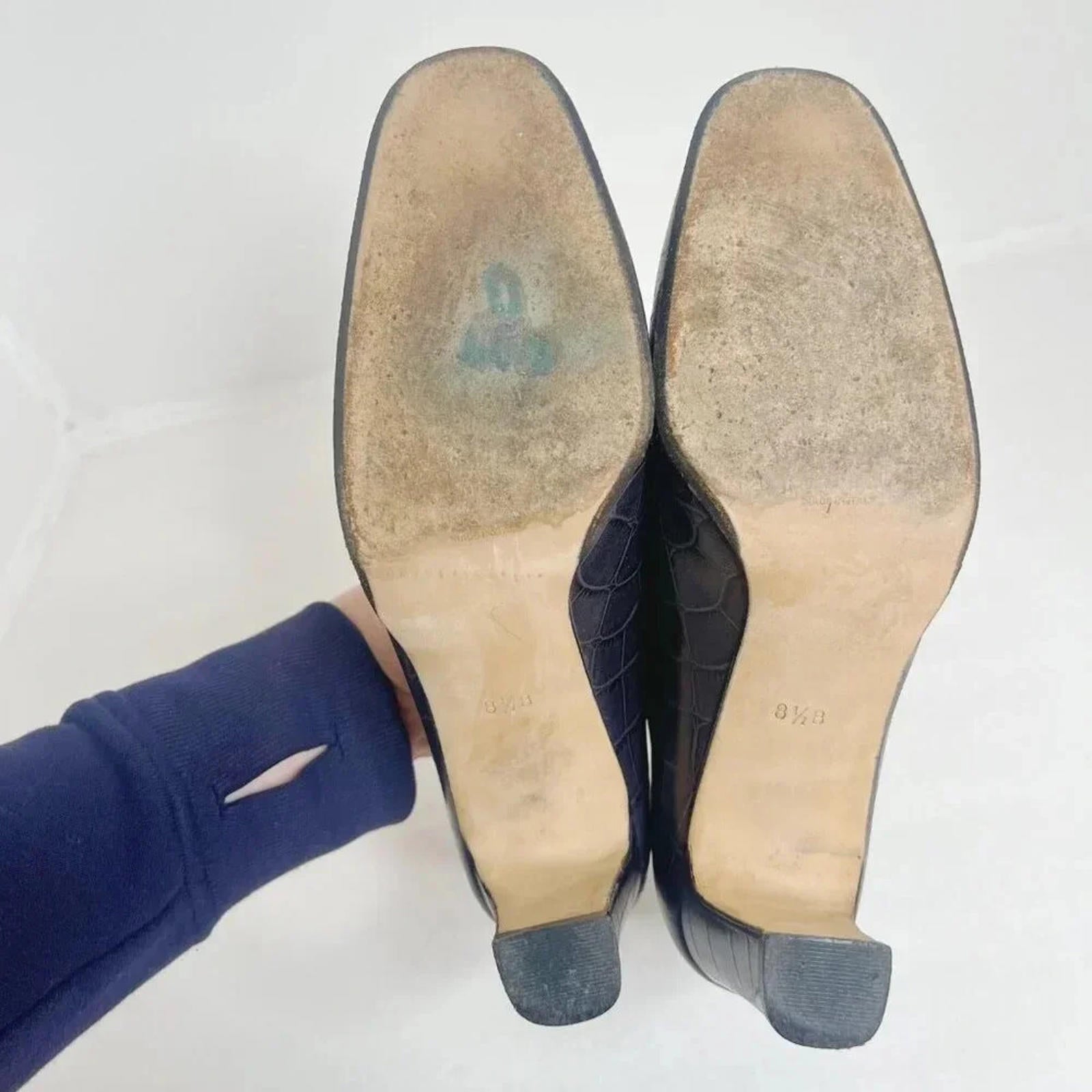 Escada Vintage Navy Blue Crocodile Rounded Toe Pumps Women's Size 8.5