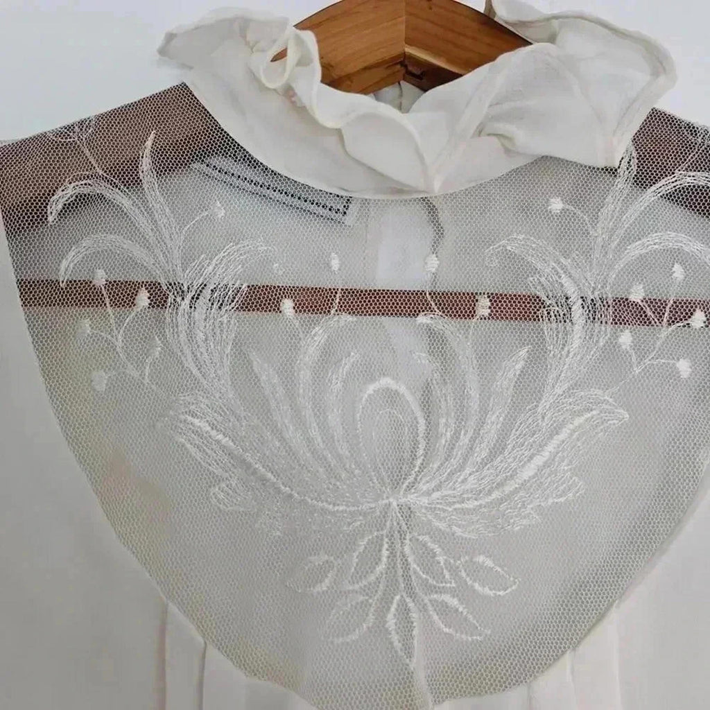 Vintage Hampton Place Off White Embroidered Puffy Sleeve Peasant Blouse Size M