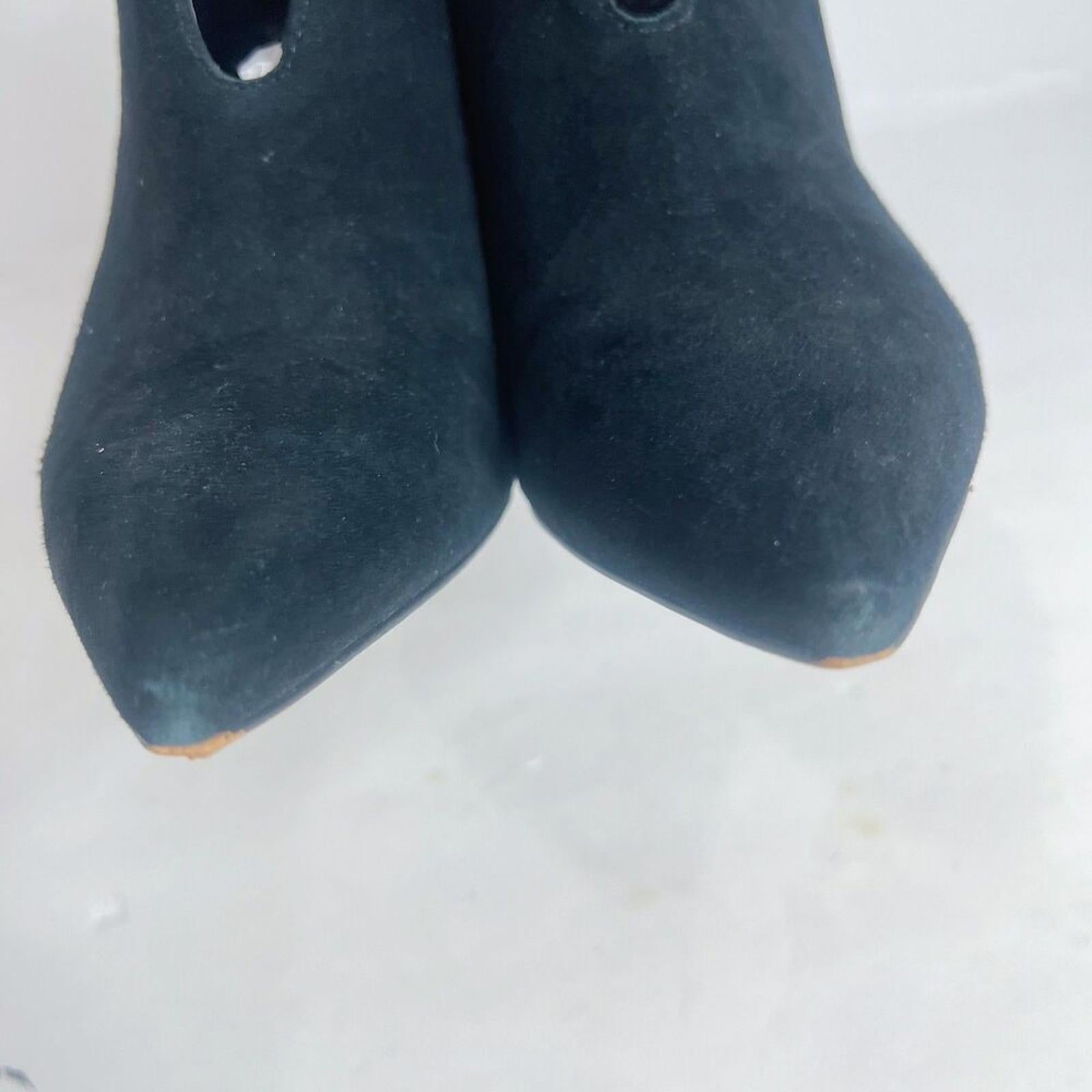Vince Camuto Avelind Black Suede Dress Bootie Heeled Ankle Boot Size 8