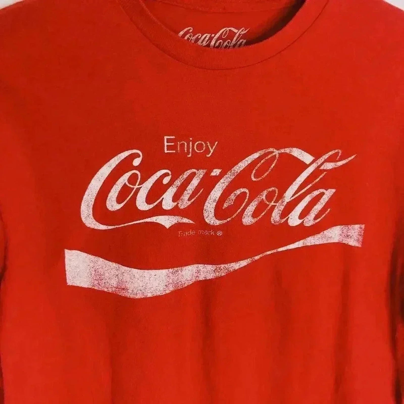 Coca Cola Long Sleeved Crewneck Tee Red Women's Size M
