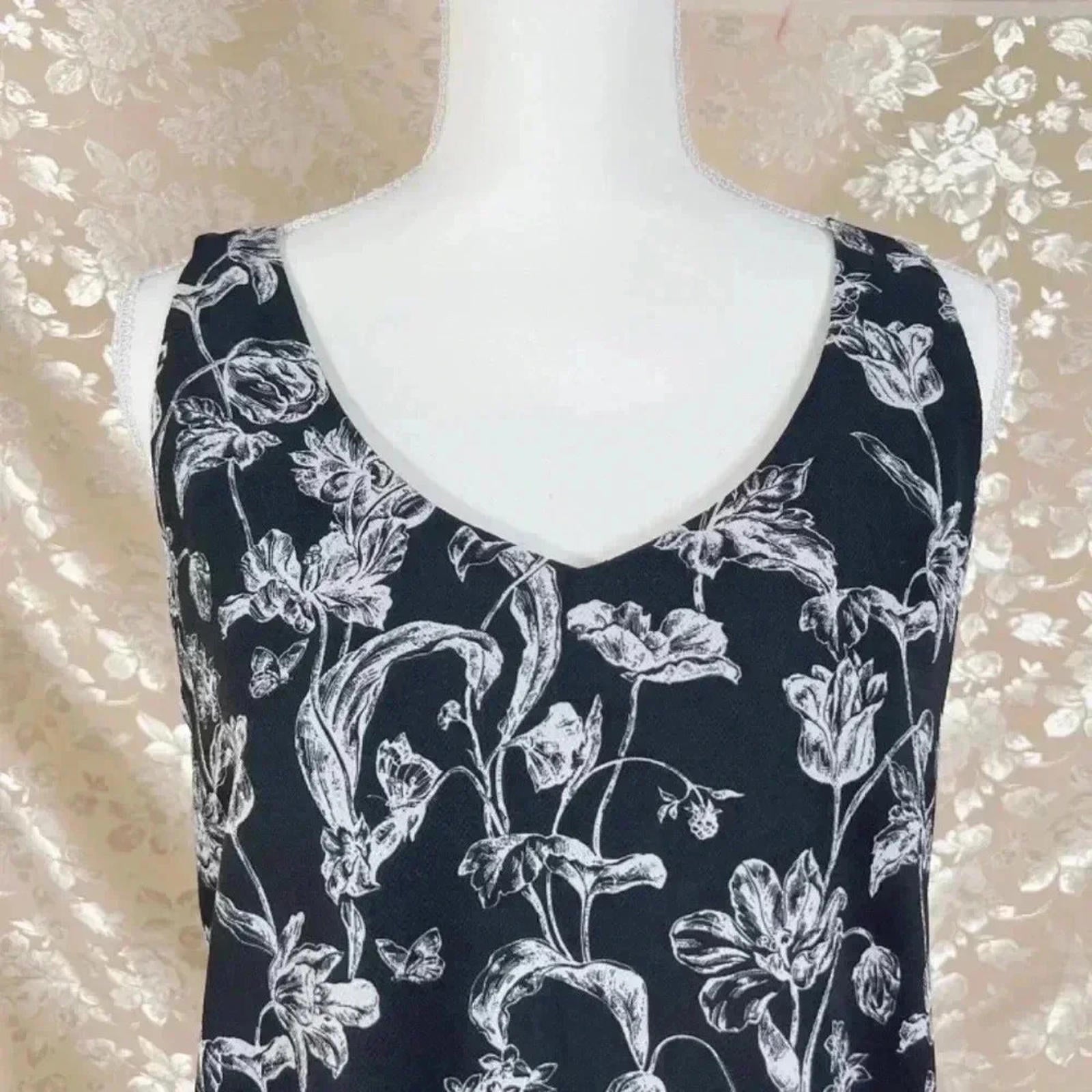 Halogen Black and White Floral Blouse Tank Top Business Casual Office Size S