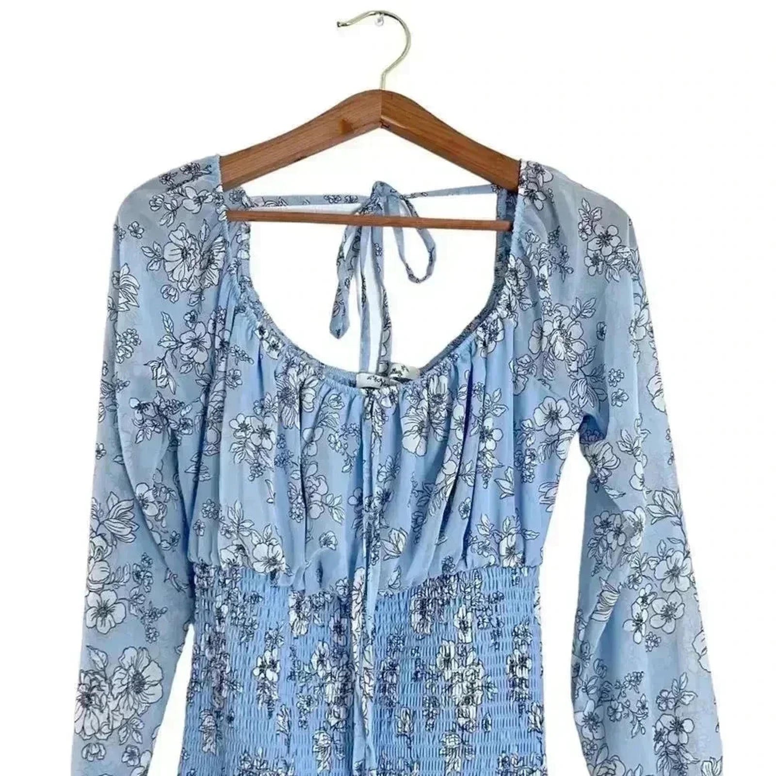NWOT Vine & Valley Light Blue Smocked Dress Puff Sleeves Cottage Core Size M