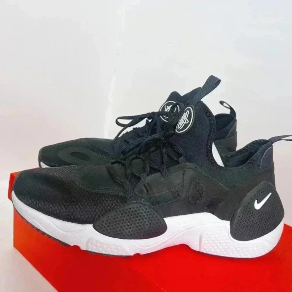 Nike Varsity Compete TR 2 Sneakers Black and White Men's Size 14