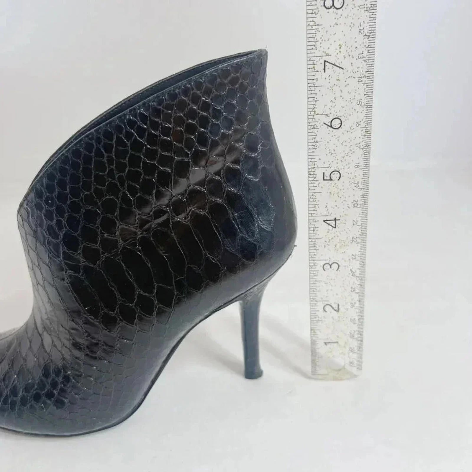 Vince Camuto Caden Black Snake Print Heeled Booties Women's Size 6.5