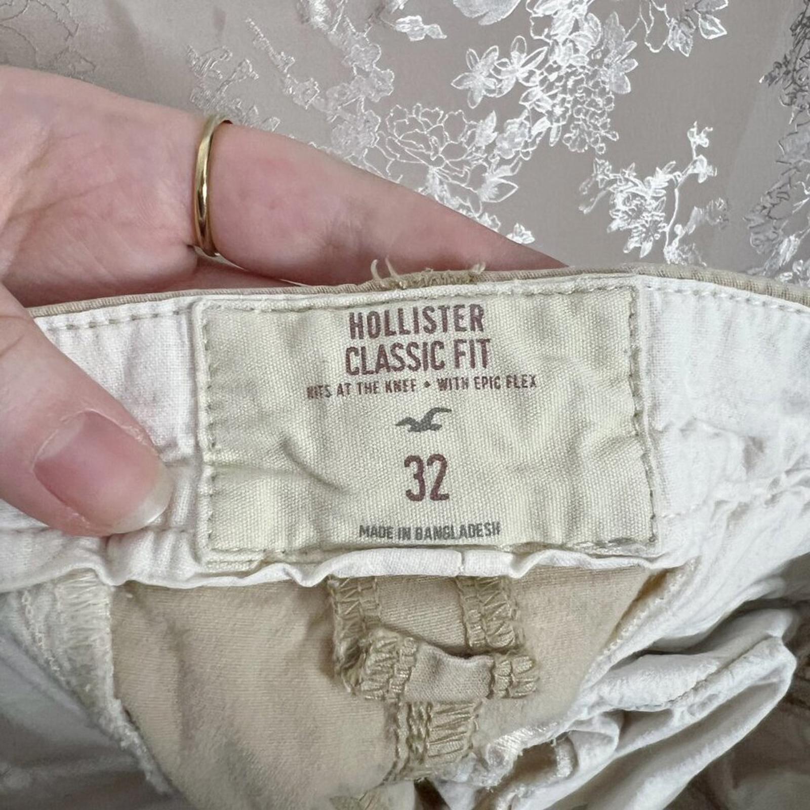Hollister Classic Fit Khaki Tan Shorts Men's Size 32