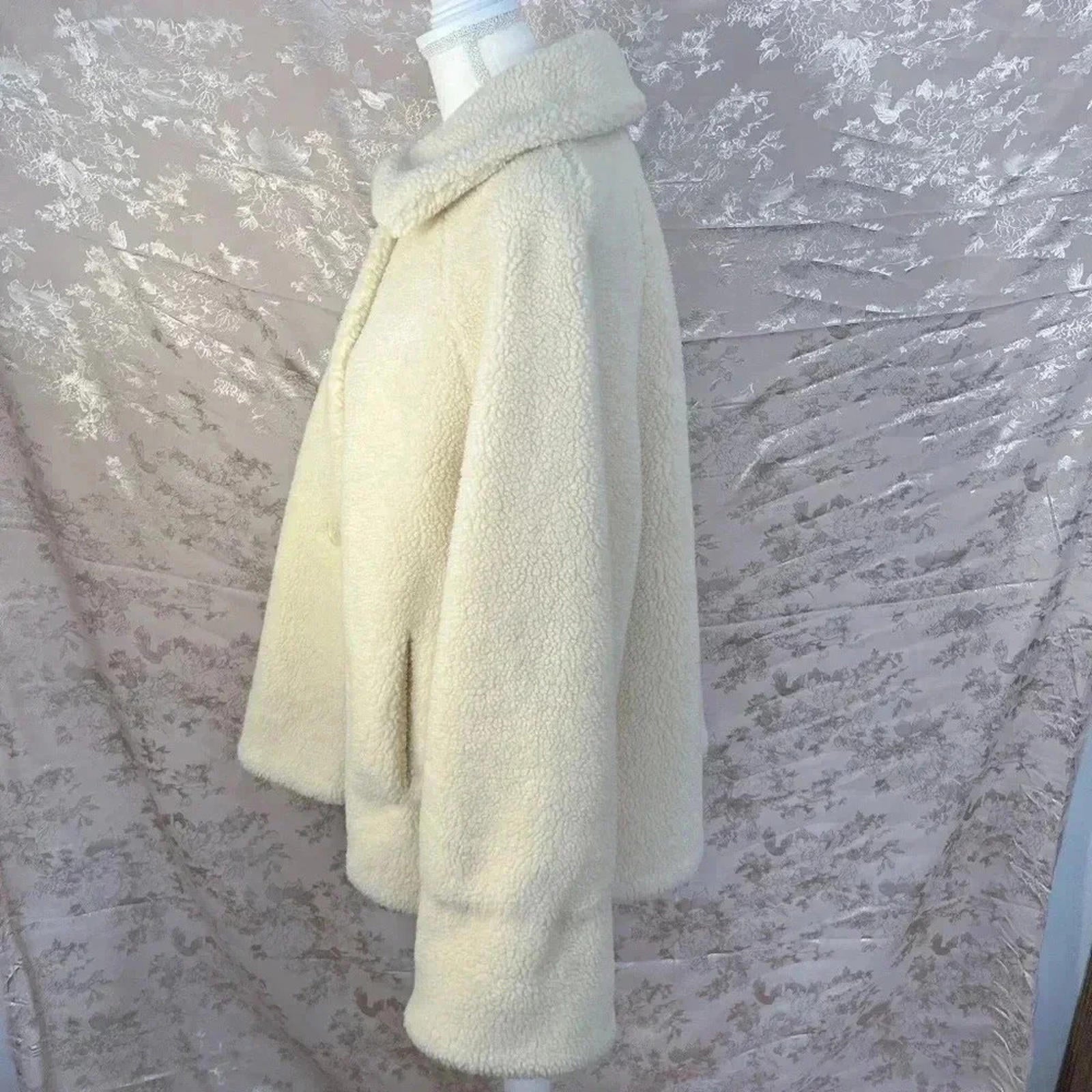 Orvis Cream Sherpa Fleece Teddy Bear Collared 3-Button Jacket Size M