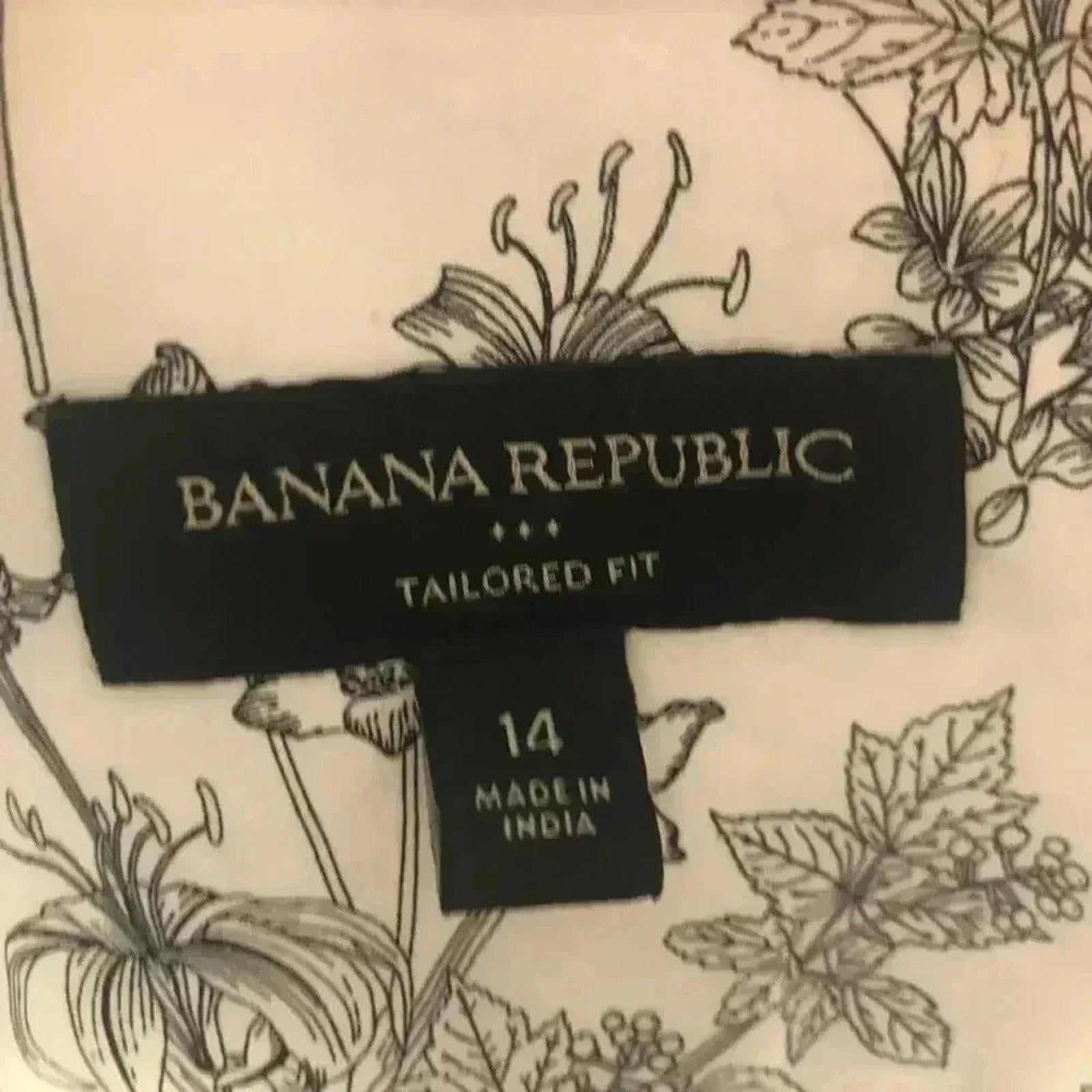 Banana Republic Black and White Floral Print Blouse Tank Business Casual Size 14